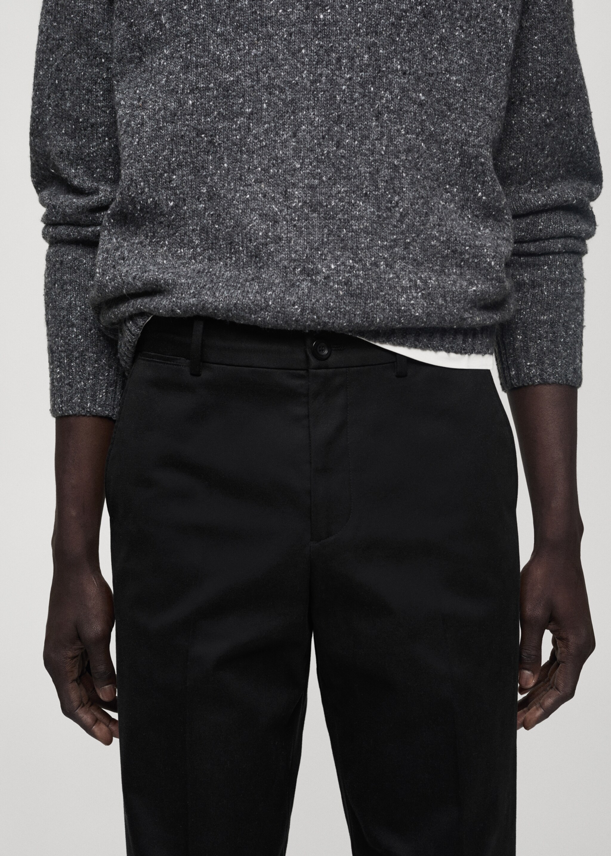 Straight Fit-Baumwollhose mit Kordel - Detail des Artikels 1, Schwarz. Ref: 77007930-00.