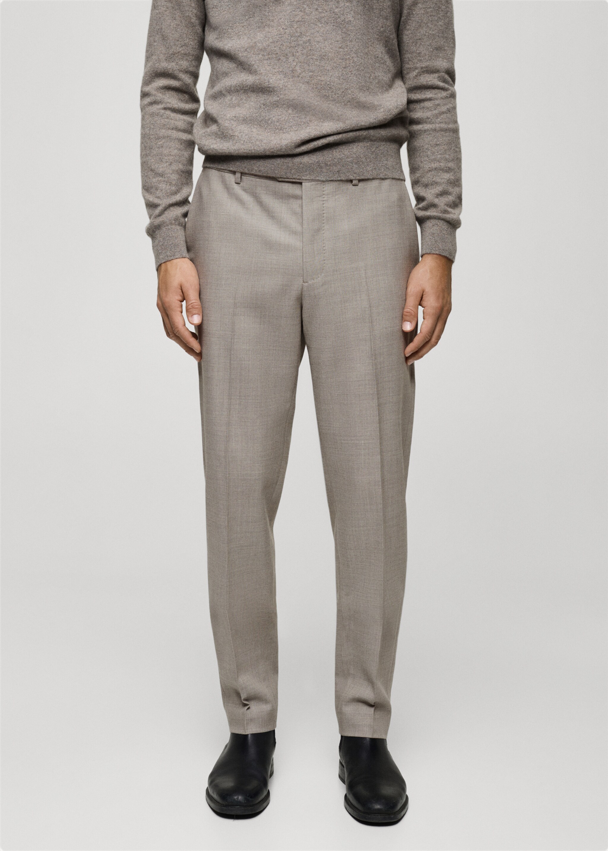 Pantalon 100 % laine vierge slim-fit - Plan moyen, Gris vison. Ref: 77007932-00.
