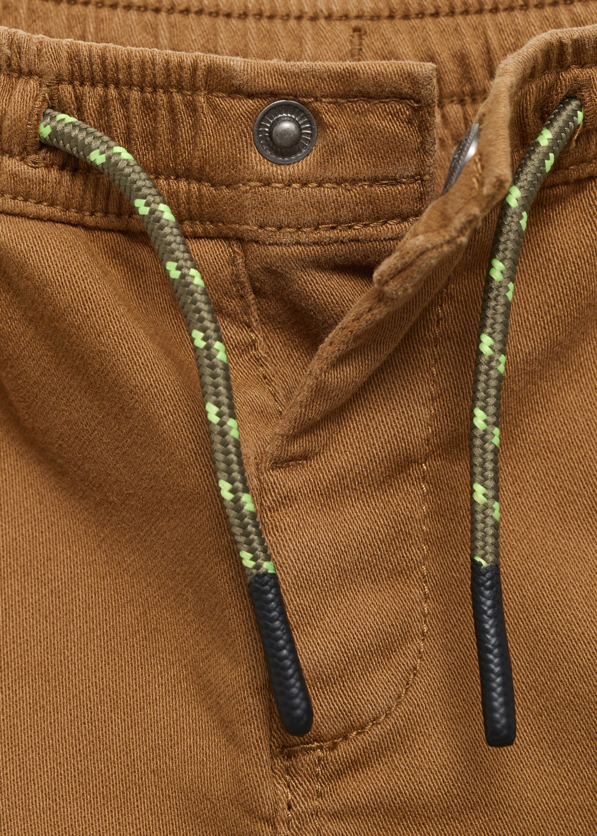 Elastic waist trousers - Details of the article 8, Caramel. Ref: 77007933-00.