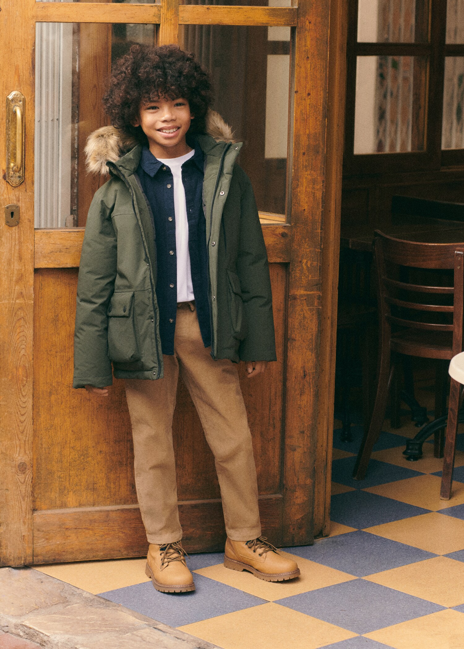 Corduroy pants with elastic waist - Details of the article 5