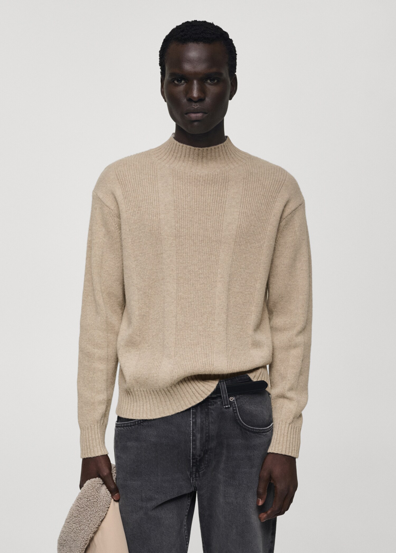 Knitted sweater with wool structure - Medium plane