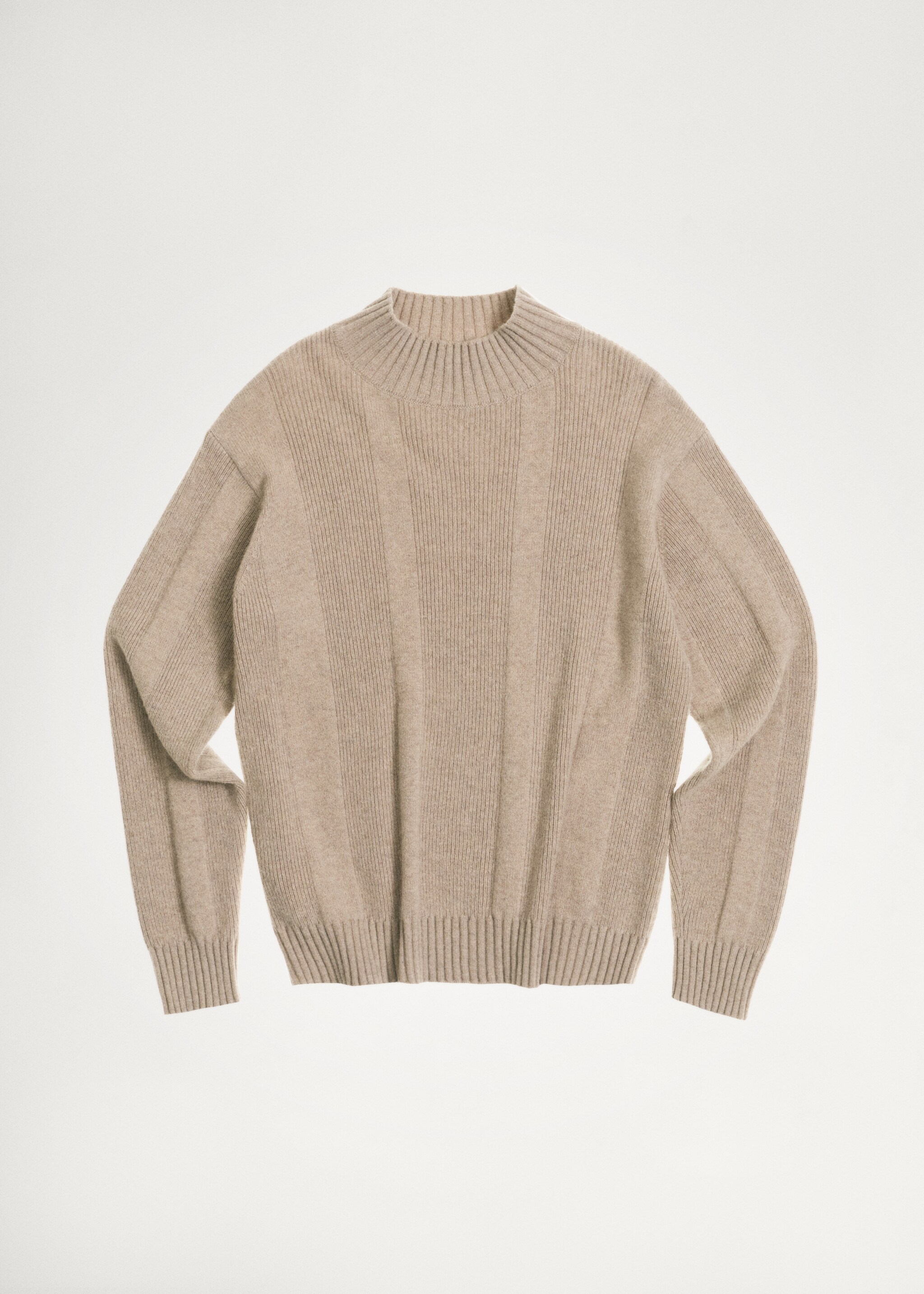Knitted sweater with wool structure - Details of the article 5, Mink Grey. Ref: 77007946-00.