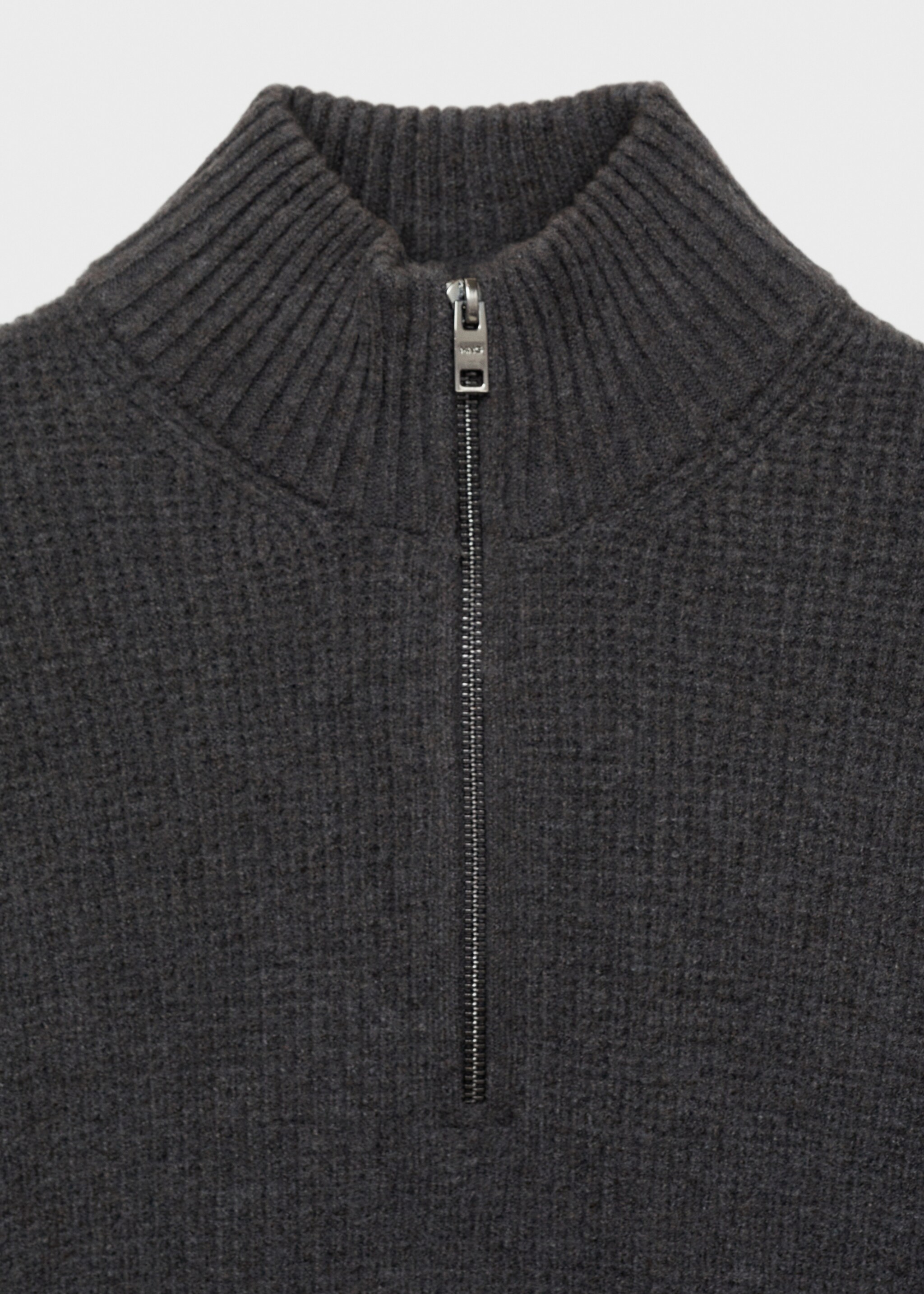 Pull-over maille col montant - Détail de l'article 8, Gris anthracite. Ref: 77007951-00.