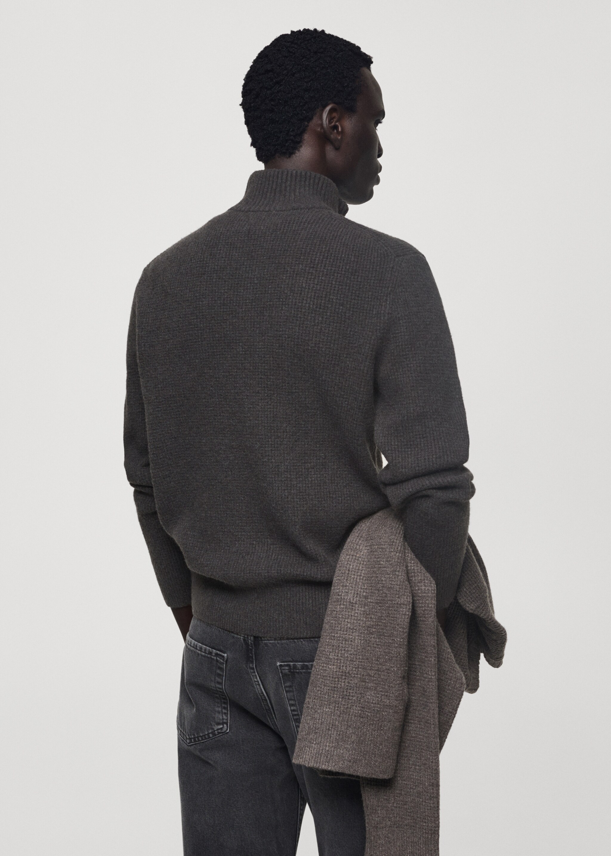 Pull-over maille col montant - Verso de l’article, Gris anthracite. Ref: 77007951-00.