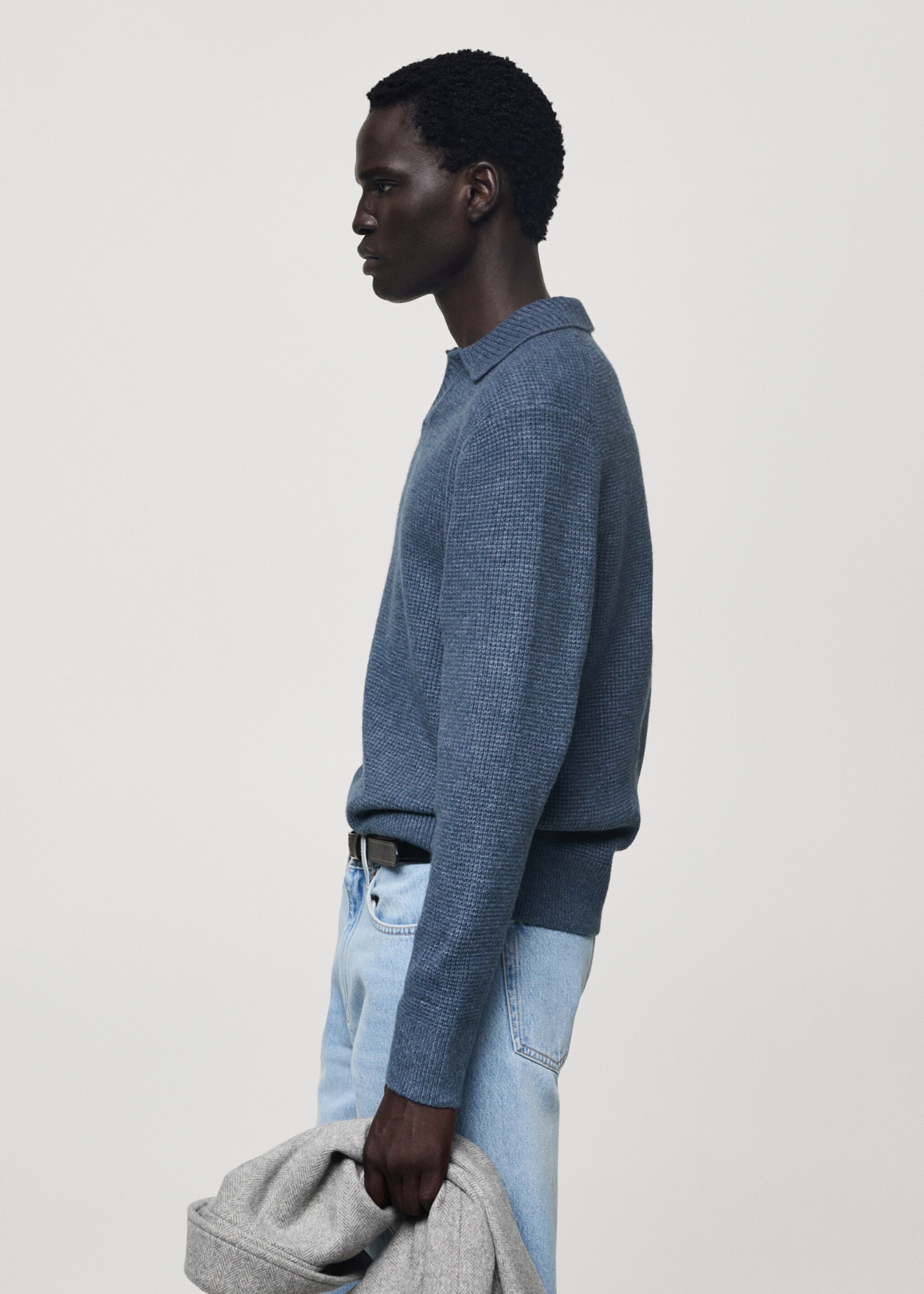 Knitted structured check polo sweater - Details of the article 2, China Blue. Ref: 77007952-00.