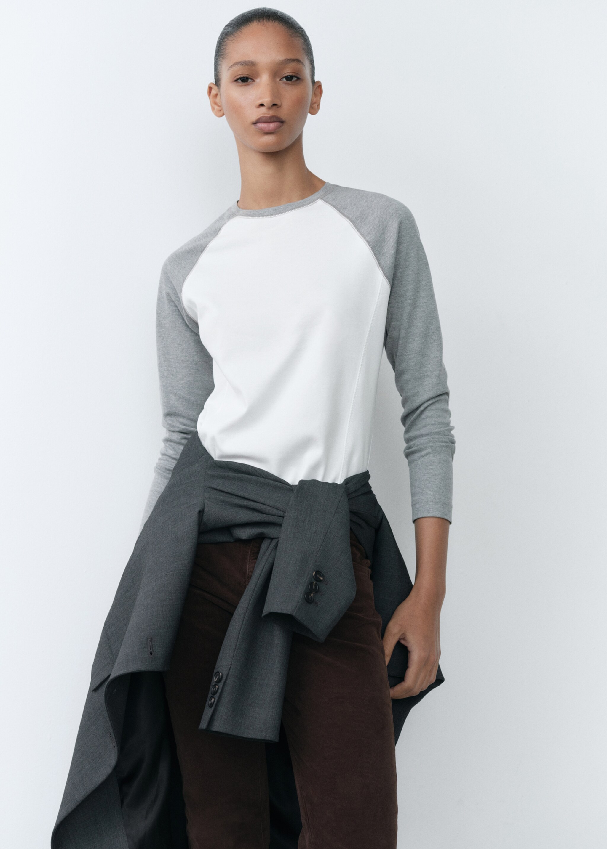 Long-sleeved t-shirt with contrast - Medium plane, White. Ref: 77008268-00.