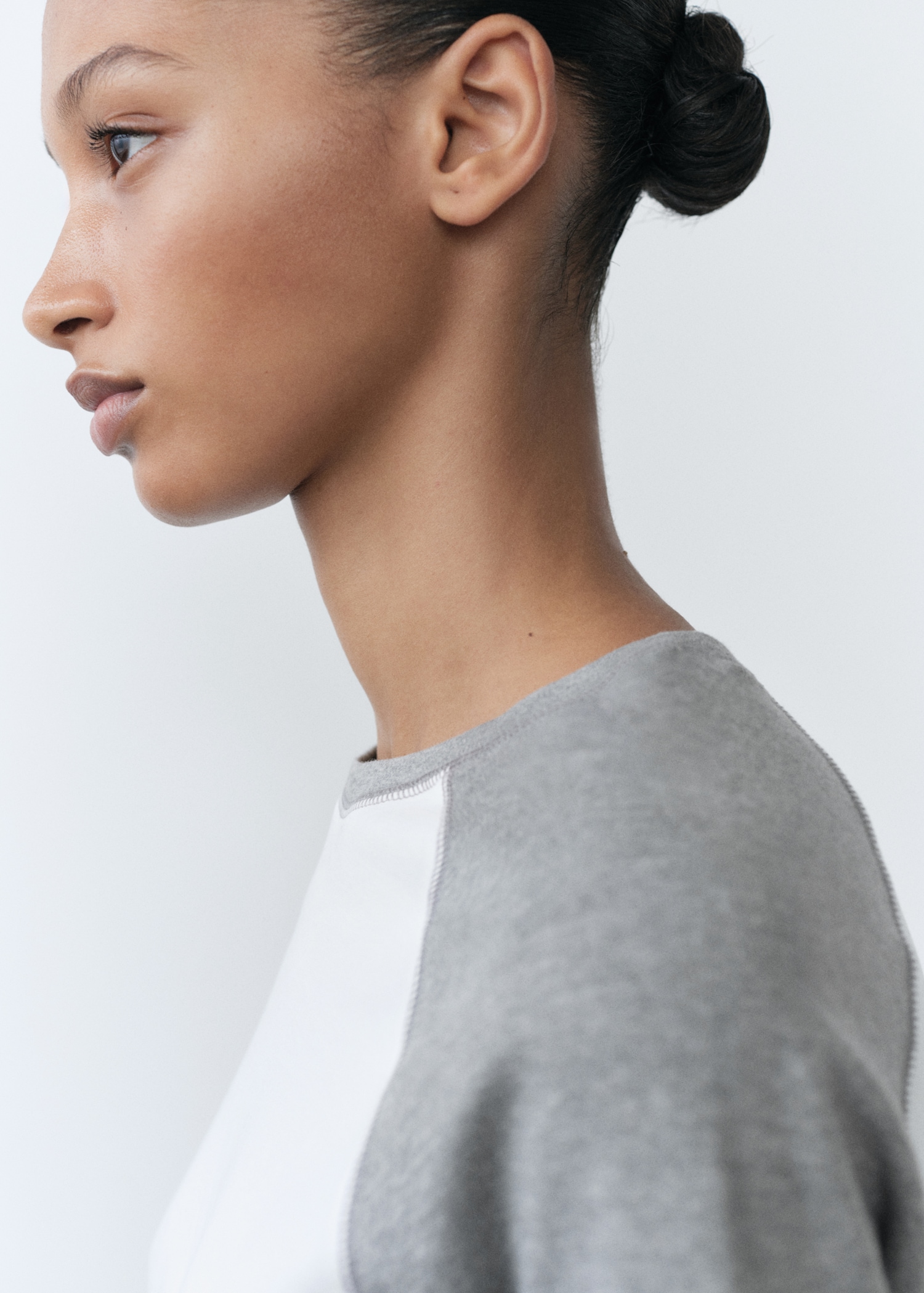 Long-sleeved t-shirt with contrast - Details of the article 1