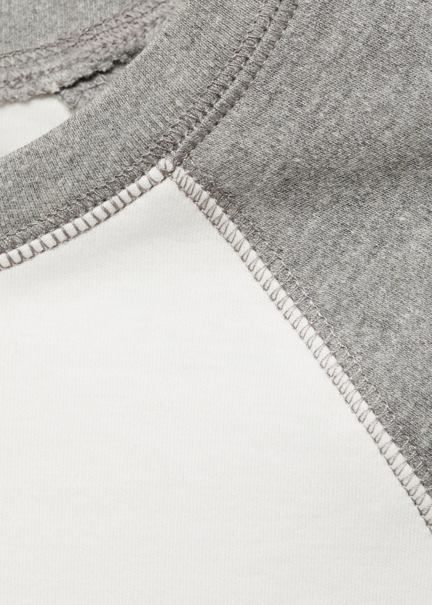 Long-sleeved t-shirt with contrast - Details of the article 8