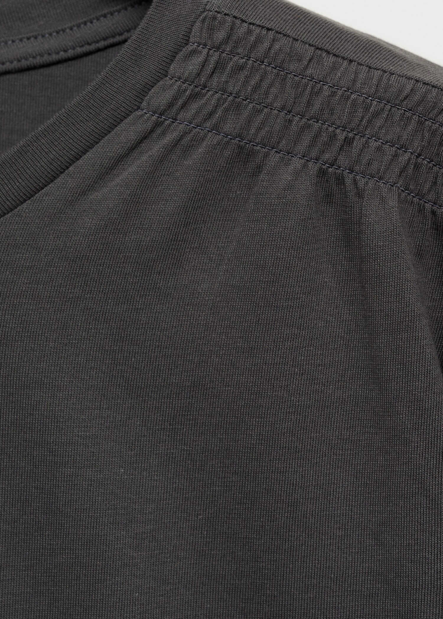 T-shirt with gathered details - Details of the article 8