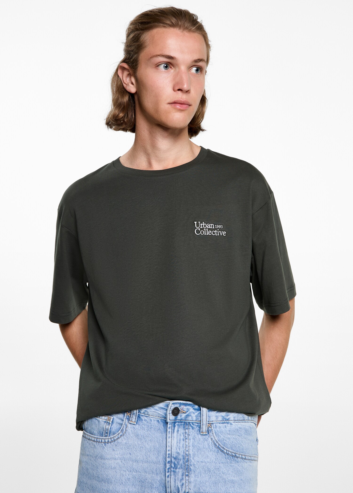 Camiseta algodón detalle bordado - Plano medio