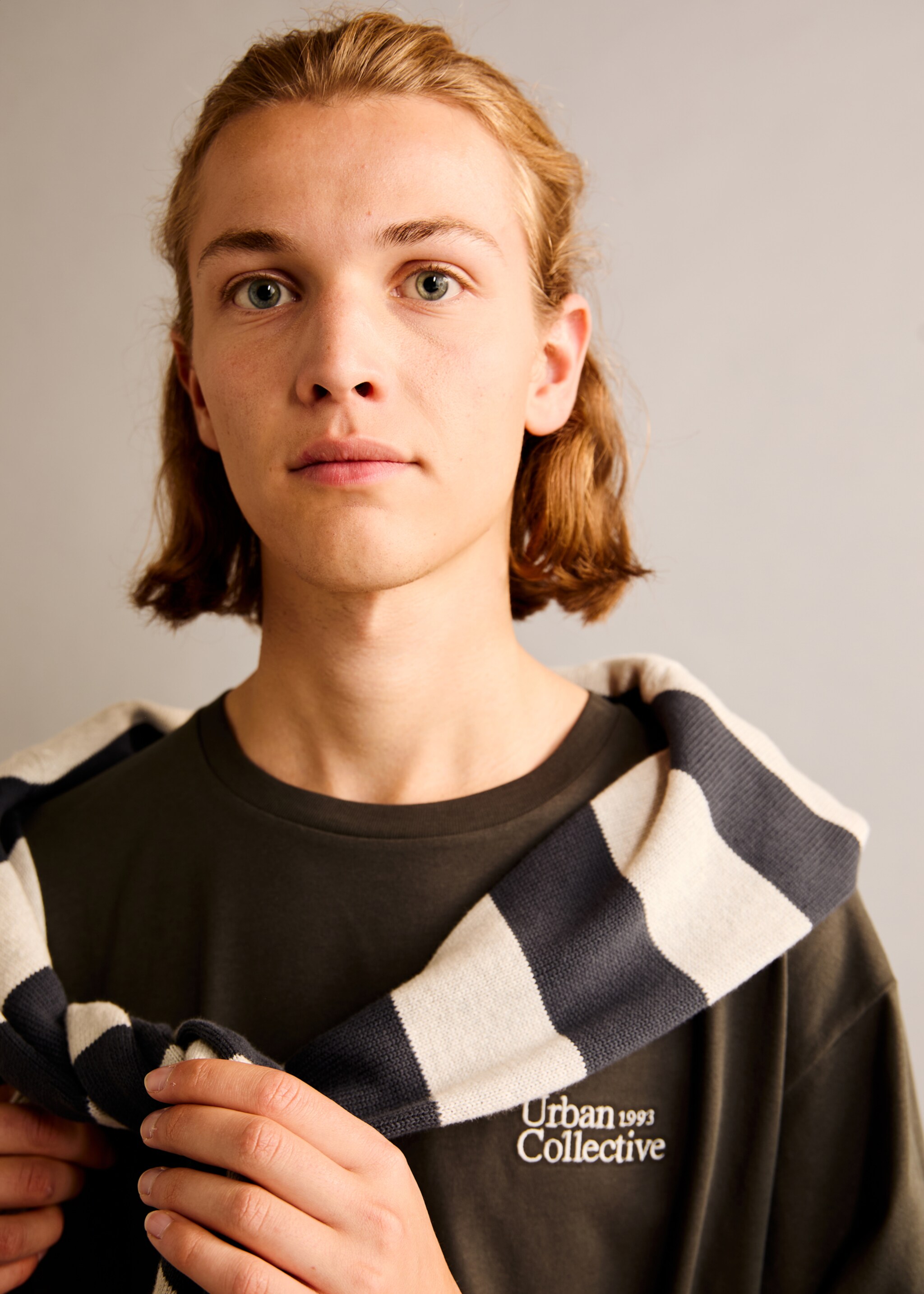 Embroidered detail cotton T-shirt - Details of the article 5