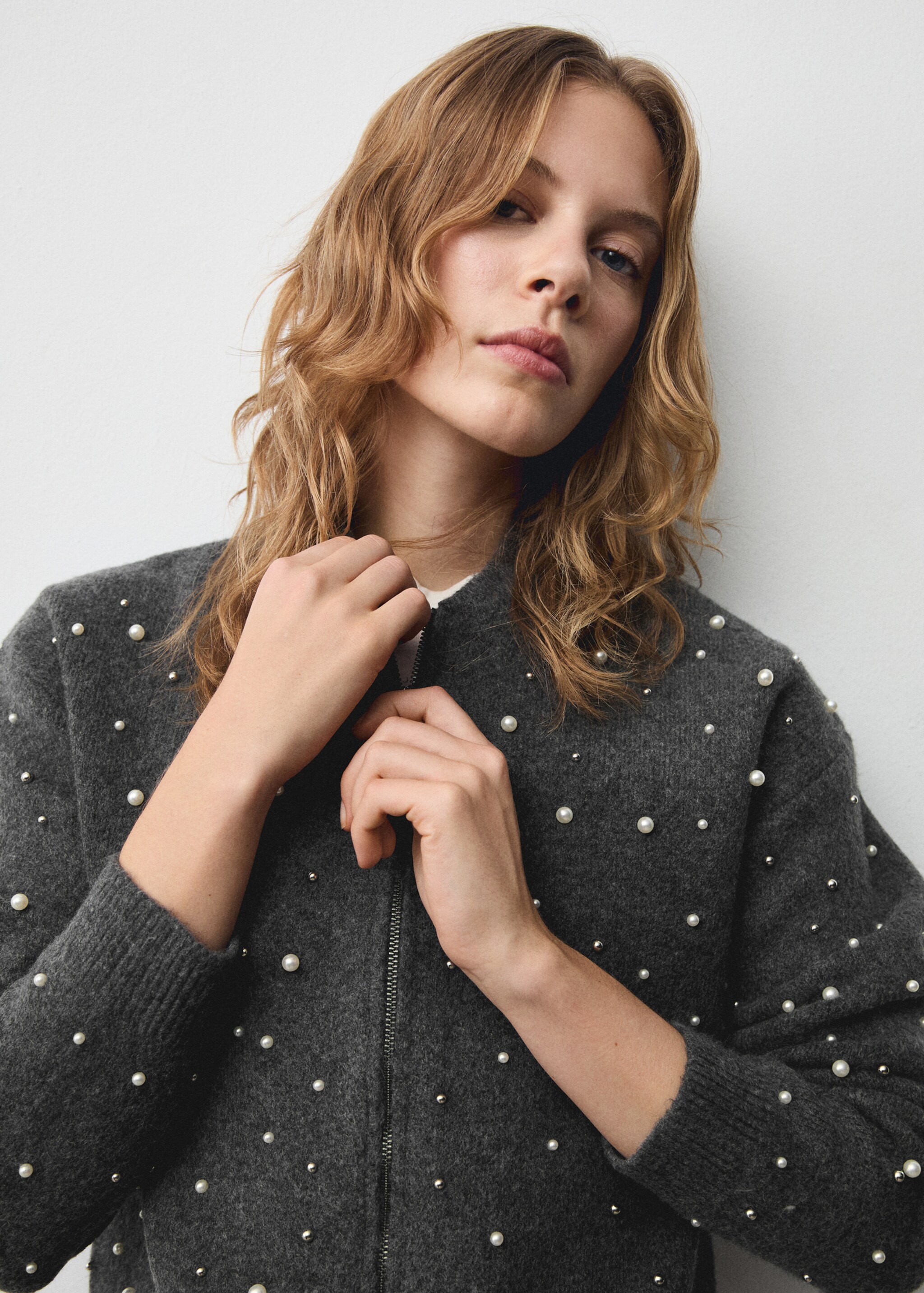 Knitted jacket with pearl details - Details of the article 1, Light Heather Grey. Ref: 77009043-00.