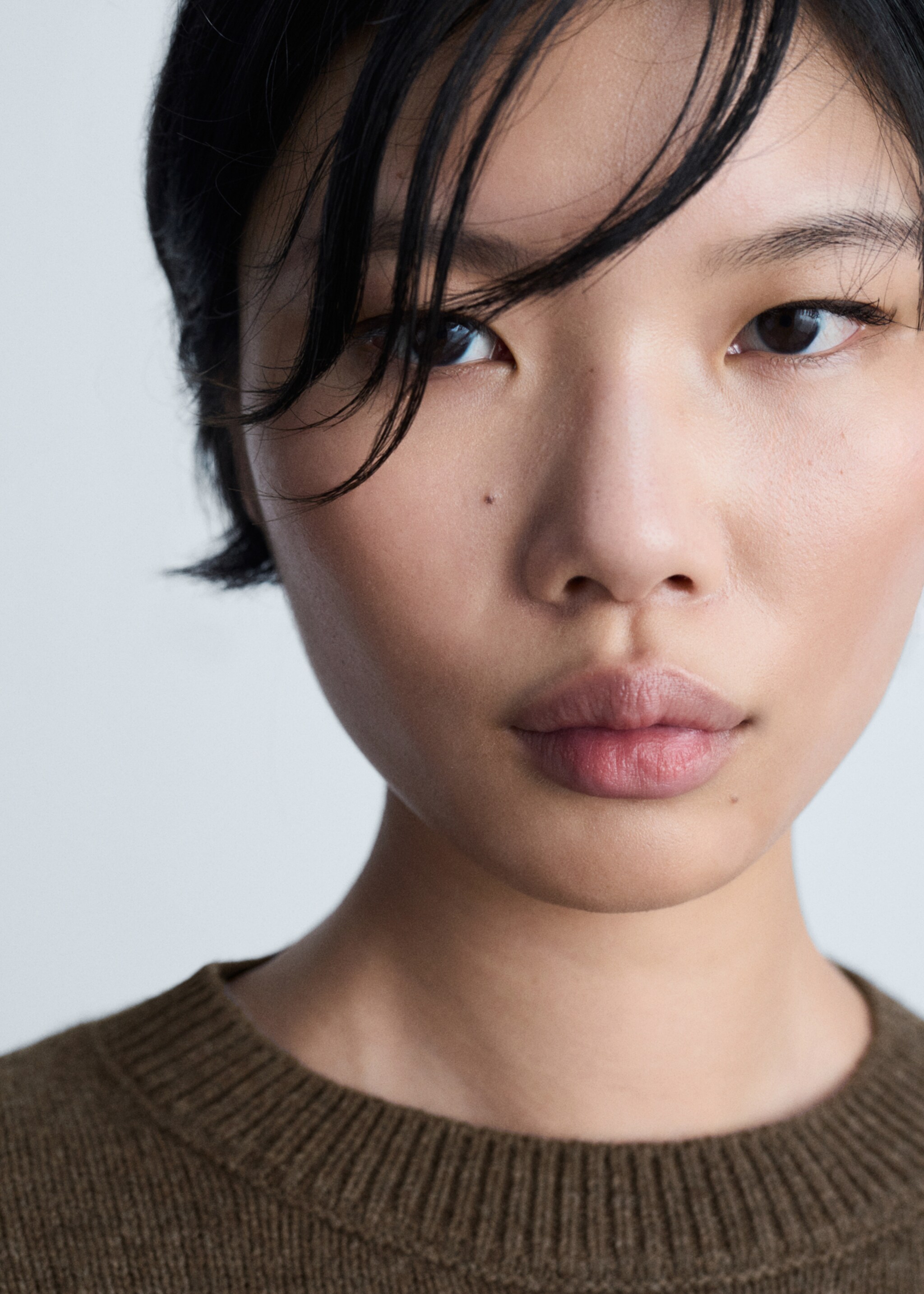 Rounded neck wool sweater - Details of the article 1, Chocolate. Ref: 77009067-00.