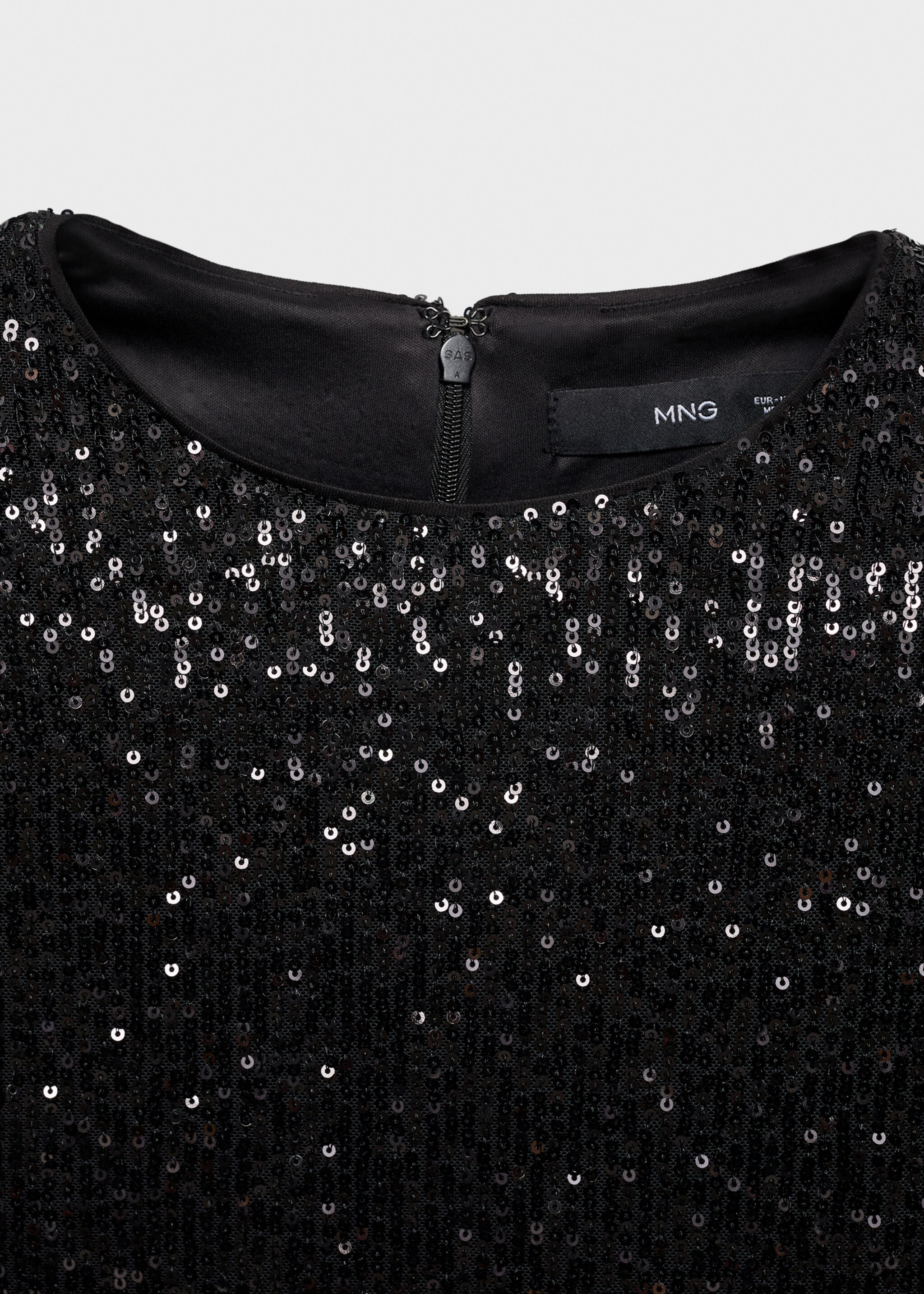 Short-sleeved sequined t-shirt - Details of the article 8, Black. Ref: 77009083-00.
