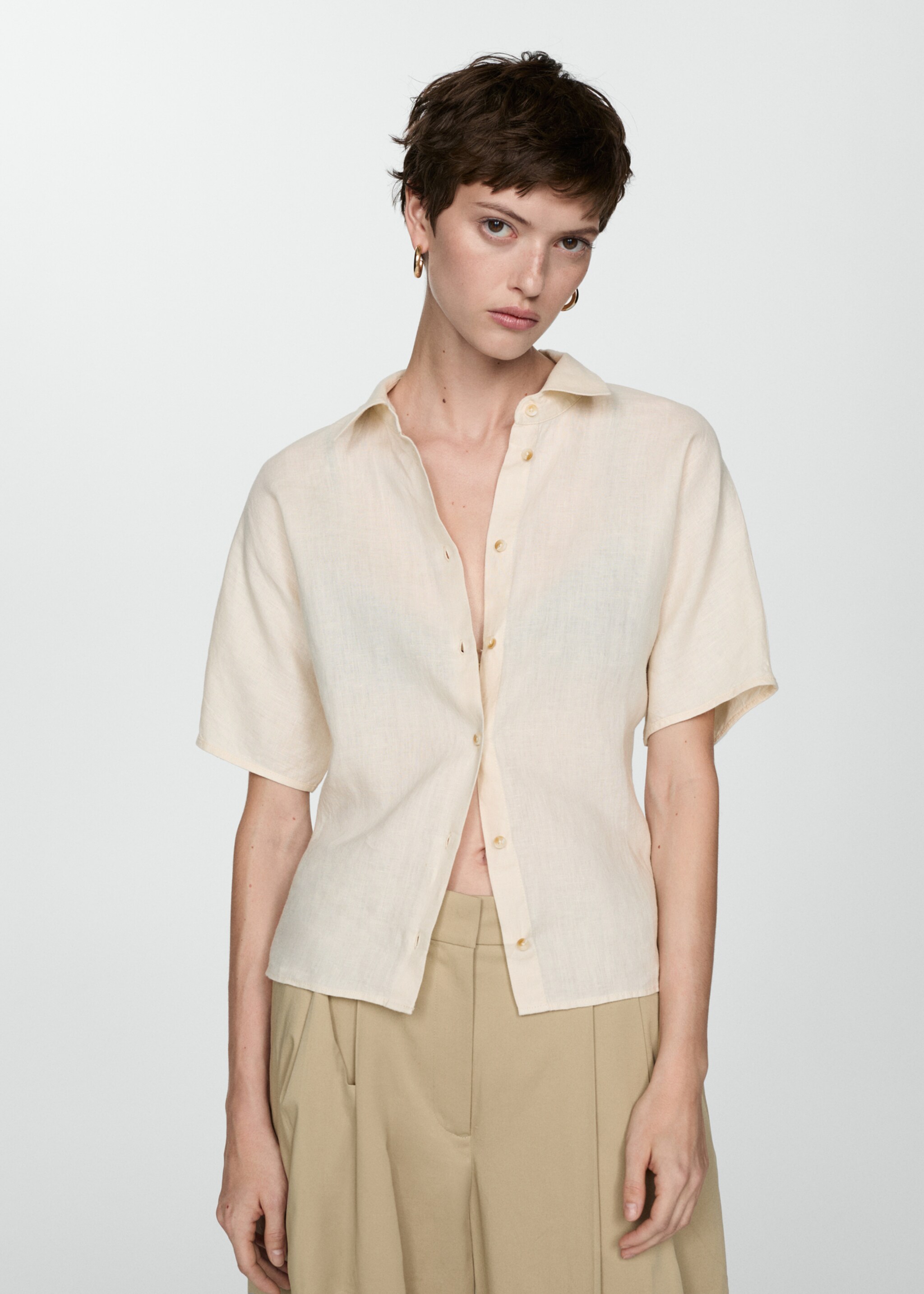Camisa lino manga corta - Plano medio