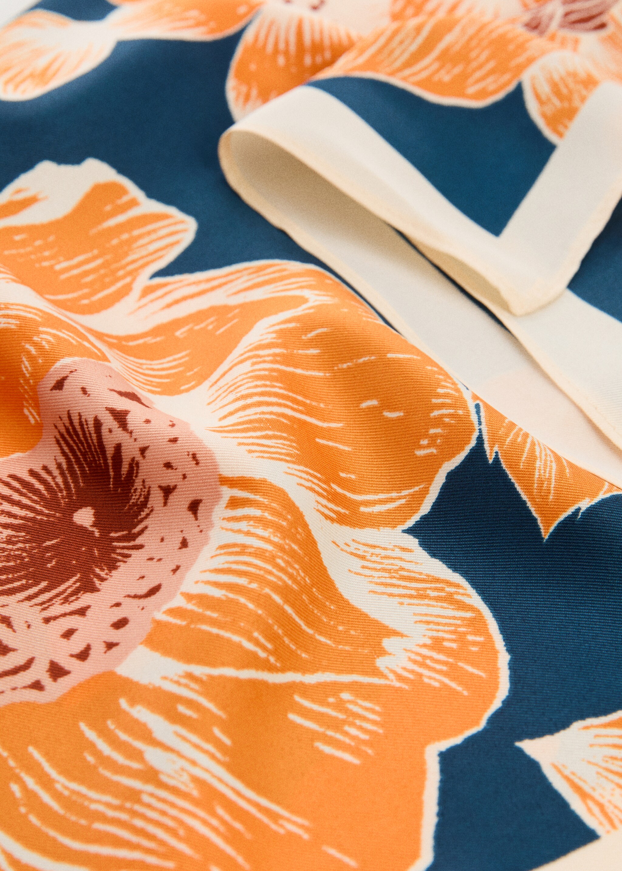 Floral-print scarf - Details of the article 1