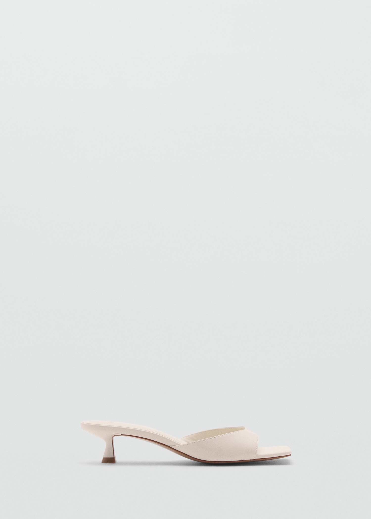 Heel non-structured sandals - Article without model