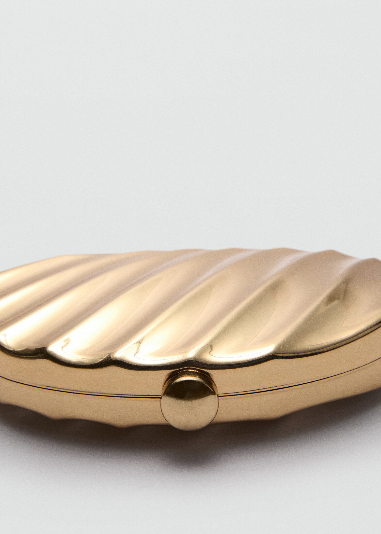 Metallic clutch bag - Details of the article 1