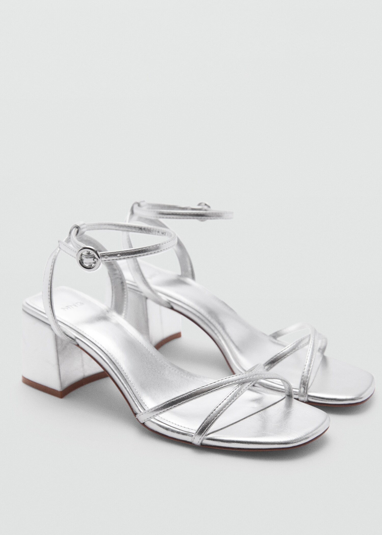 Riemen-Sandale im Metallic-Look - Mittlere Ansicht