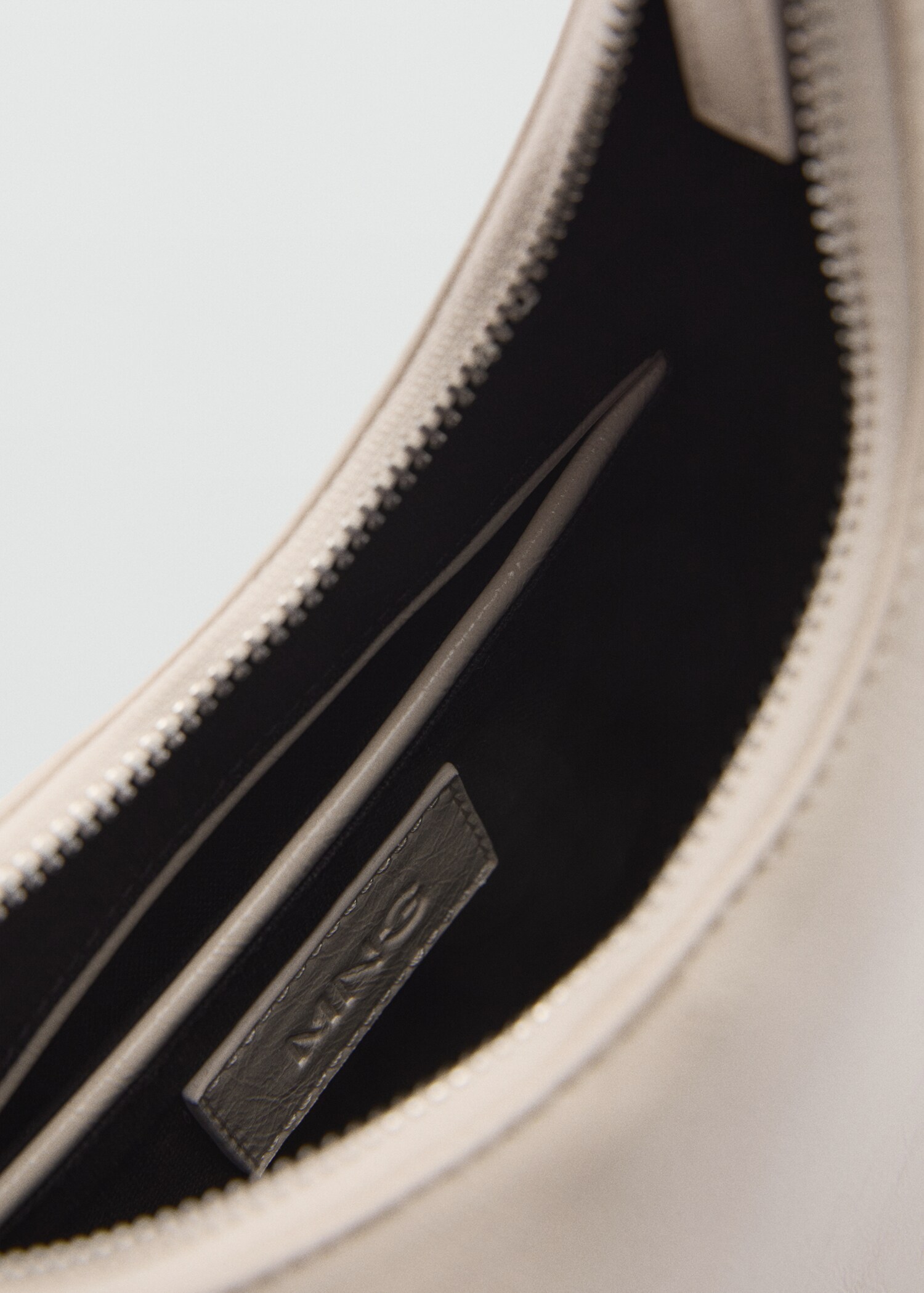 Schultertasche mit kurzem Henkel - Detail des Artikels 3