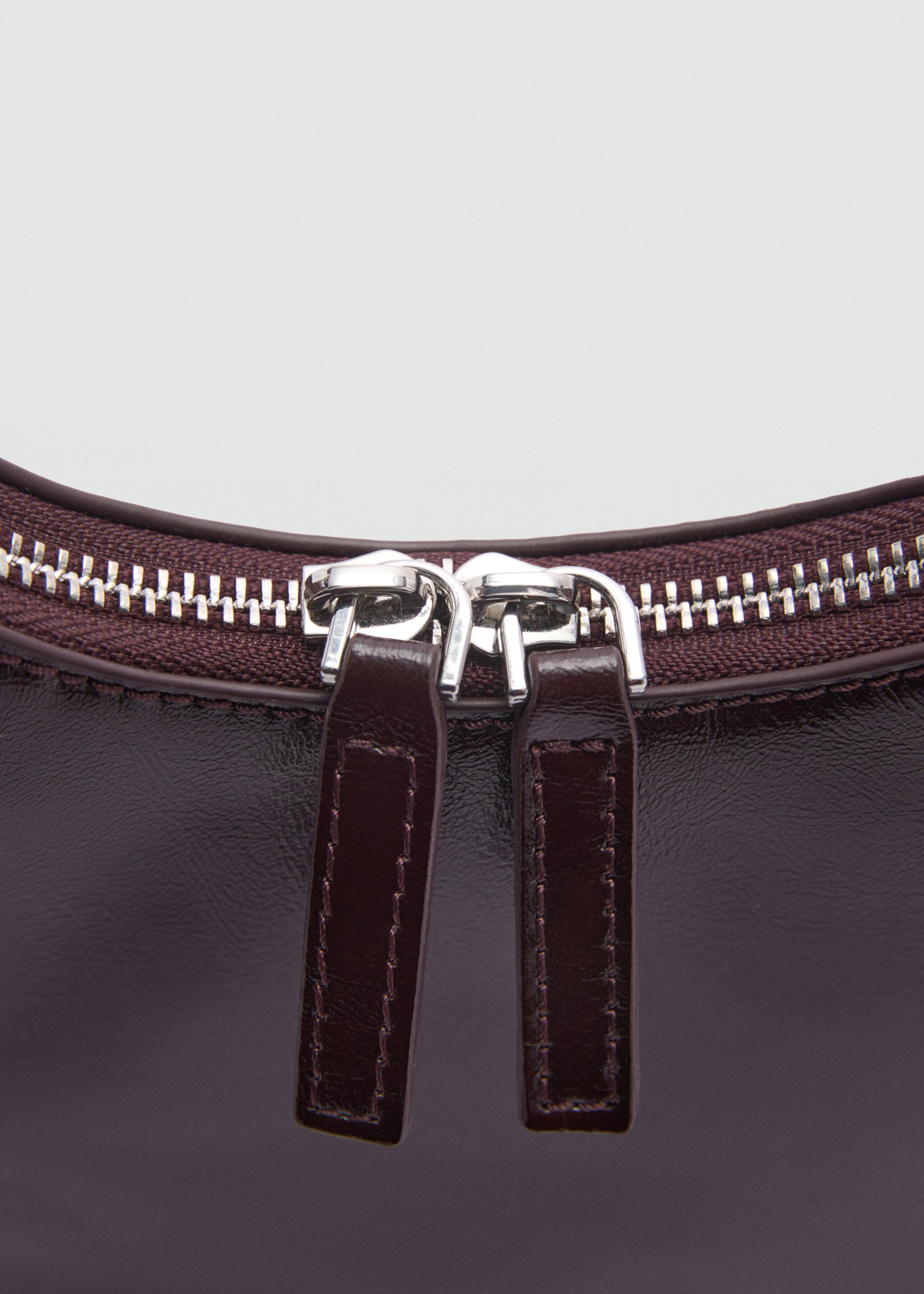 Schoudertas met kort handvat - Detail van het artikel 1, Bruin. Ref: 77010267-00.