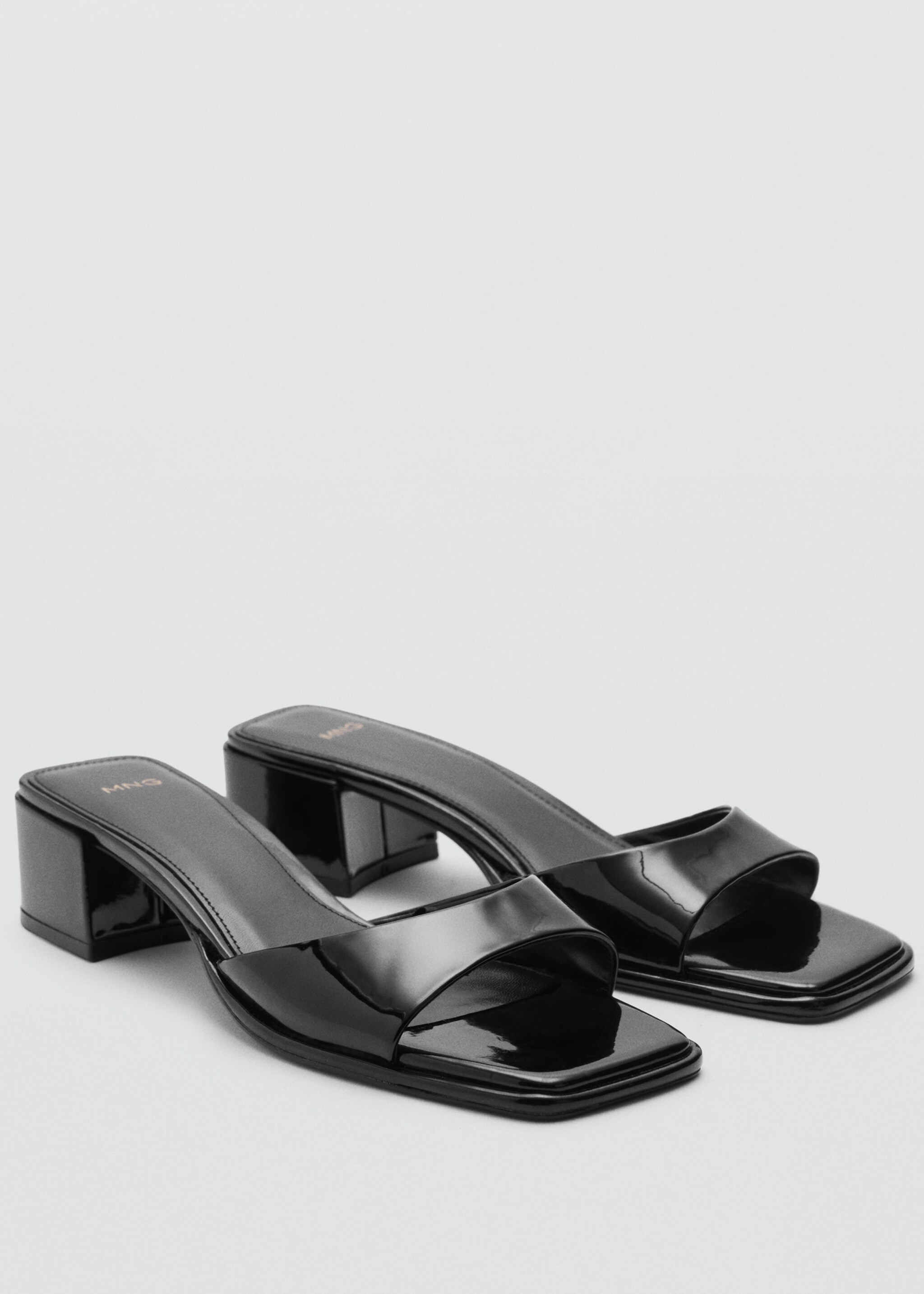 Slingback sandaal met lakleereffect - Middenvlak, Zwart. Ref: 77010270-00.