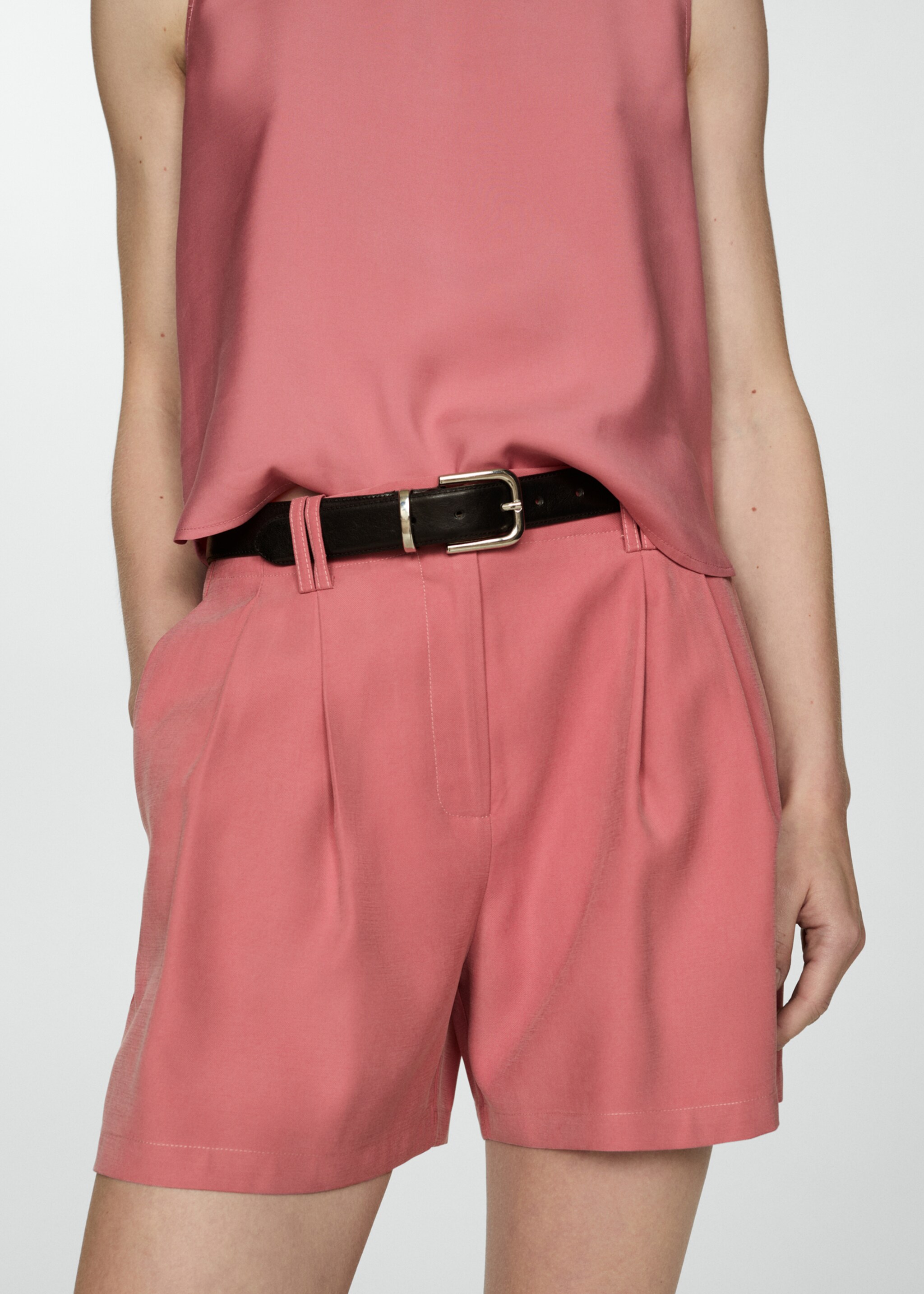 Bundfaltenshorts mit mittlerer Bundhöhe - Detail des Artikels 6