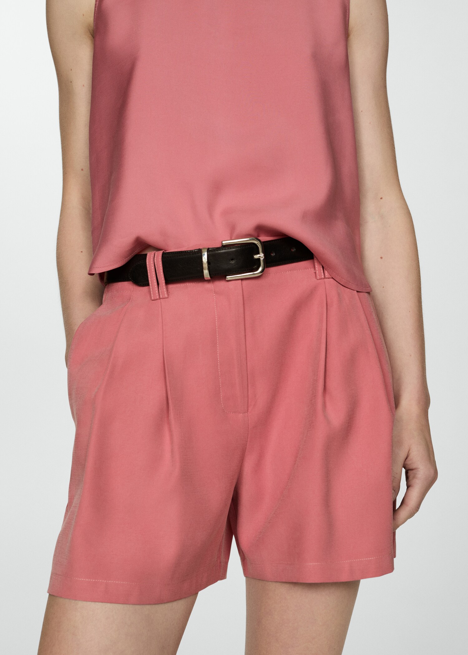 Bundfaltenshorts mit mittlerer Bundhöhe - Detail des Artikels 6