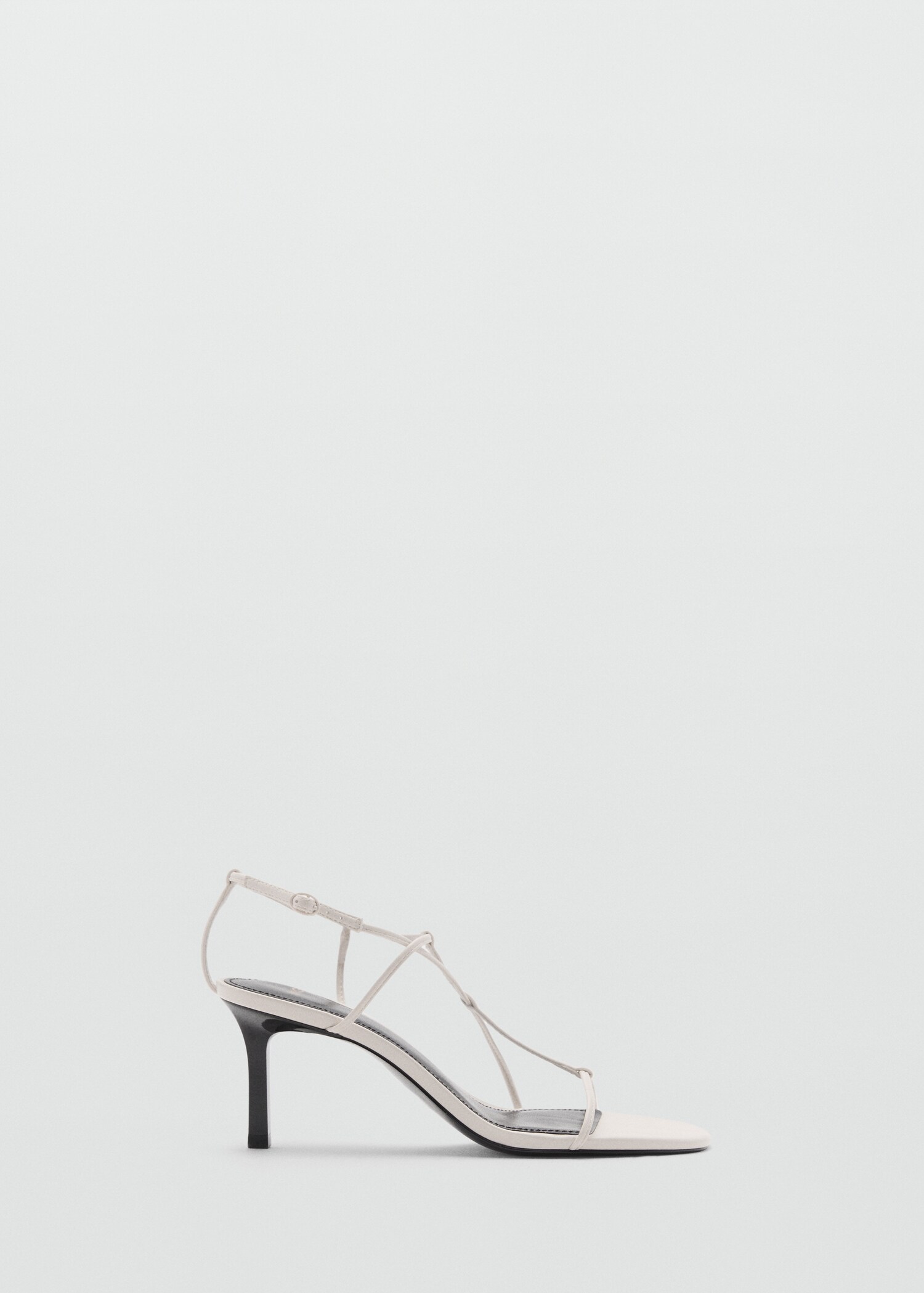 Criss-cross straps sandals - Article without model