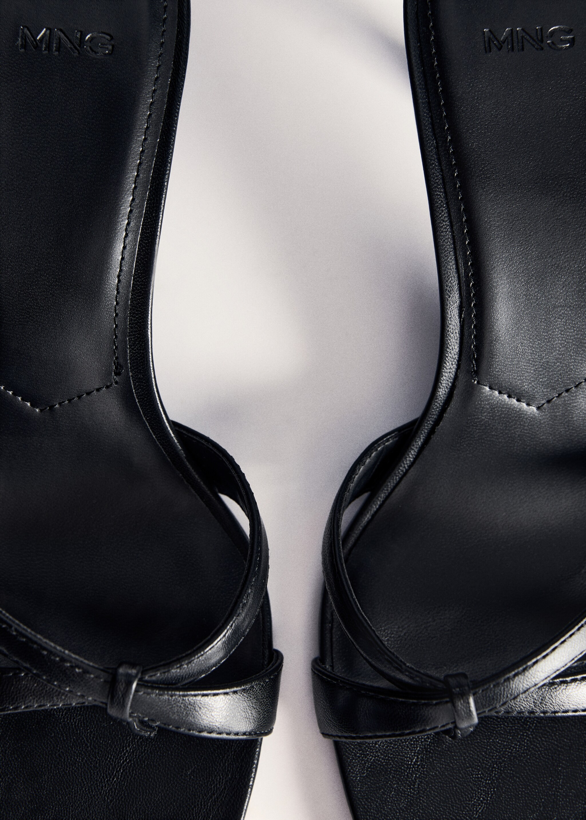 Strappy heeled sandals - Details of the article 5