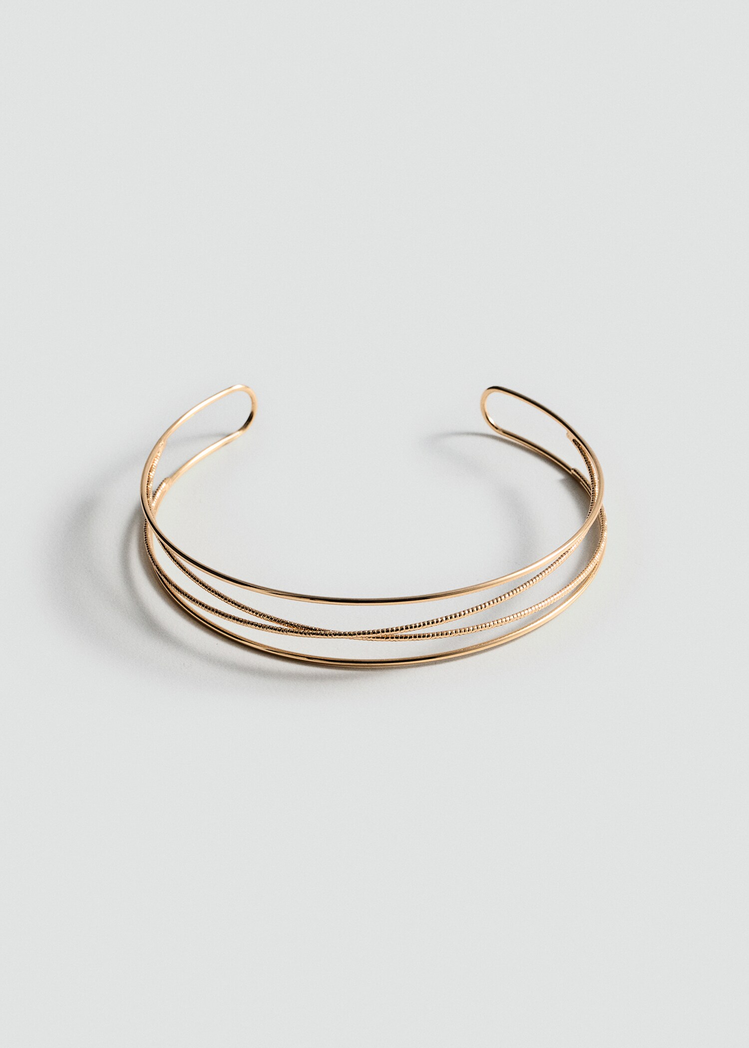 Collier ras-de-cou rigide - Article sans modèle