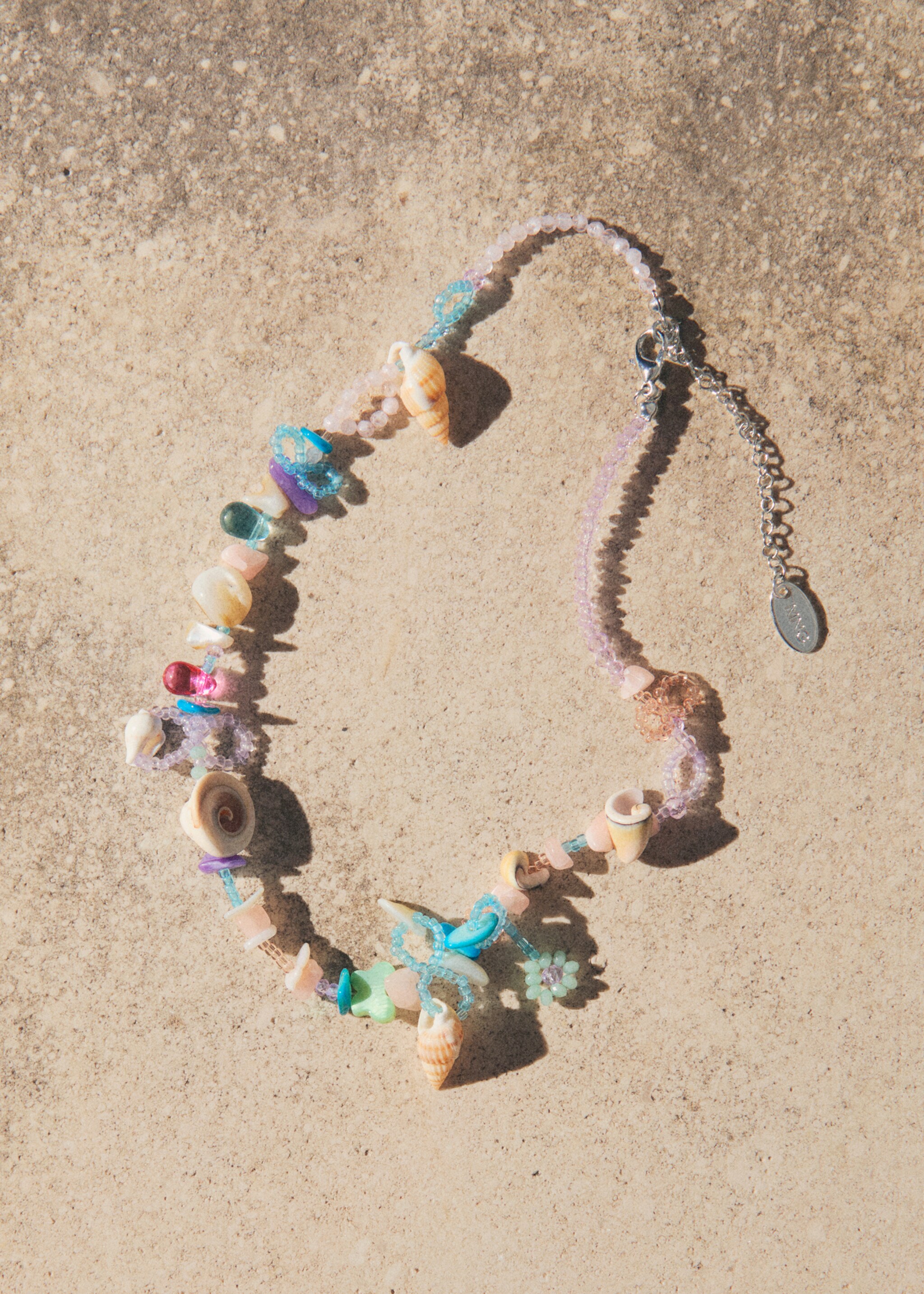 Ketting met gecombineerde kralen - Detail van het artikel 6, Lila. Ref: 77010342-00.