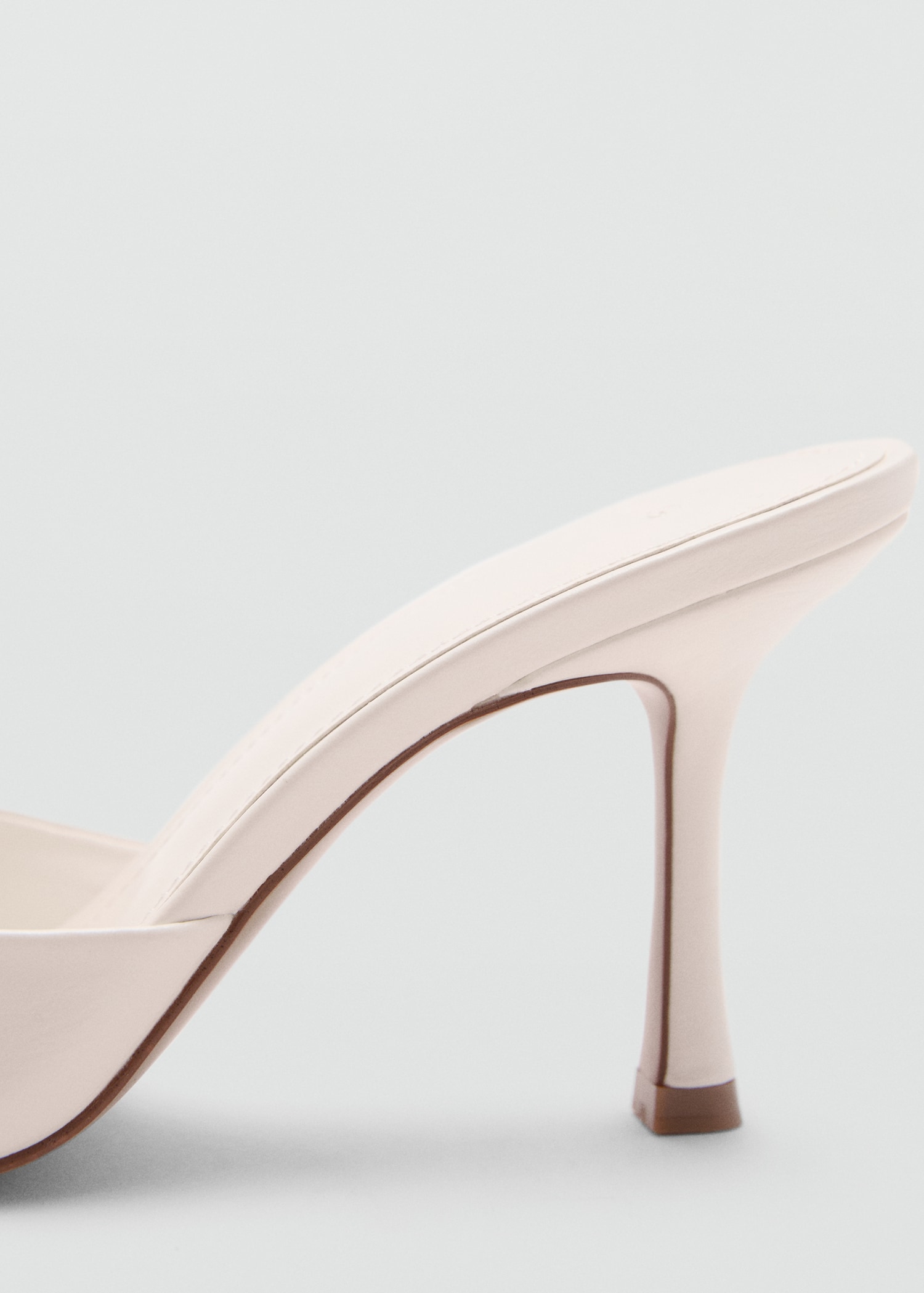 Sandalia tacón metalizada Mujer MANGO OUTLET - Main Image