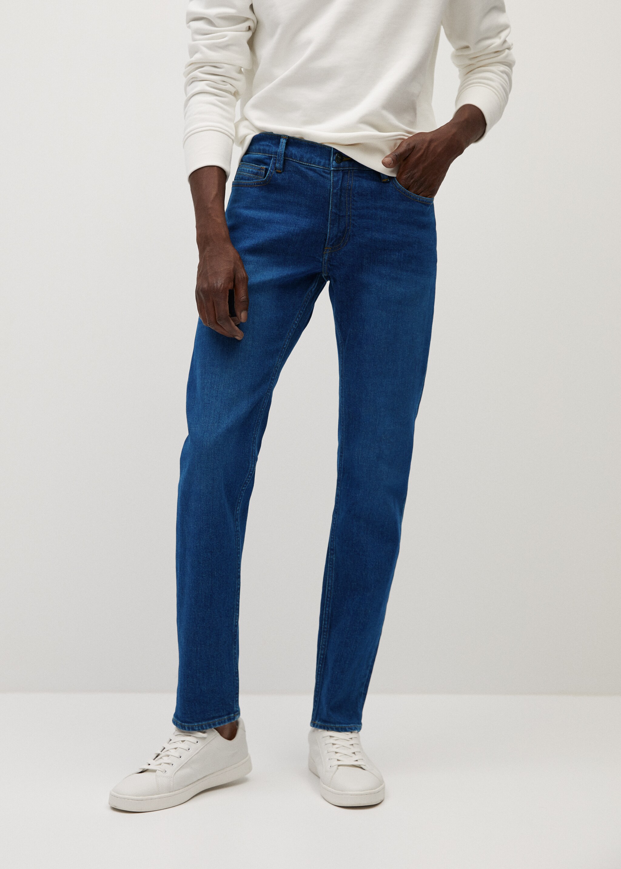 Jeans Jan slim fit lavado oscuro - Plano medio