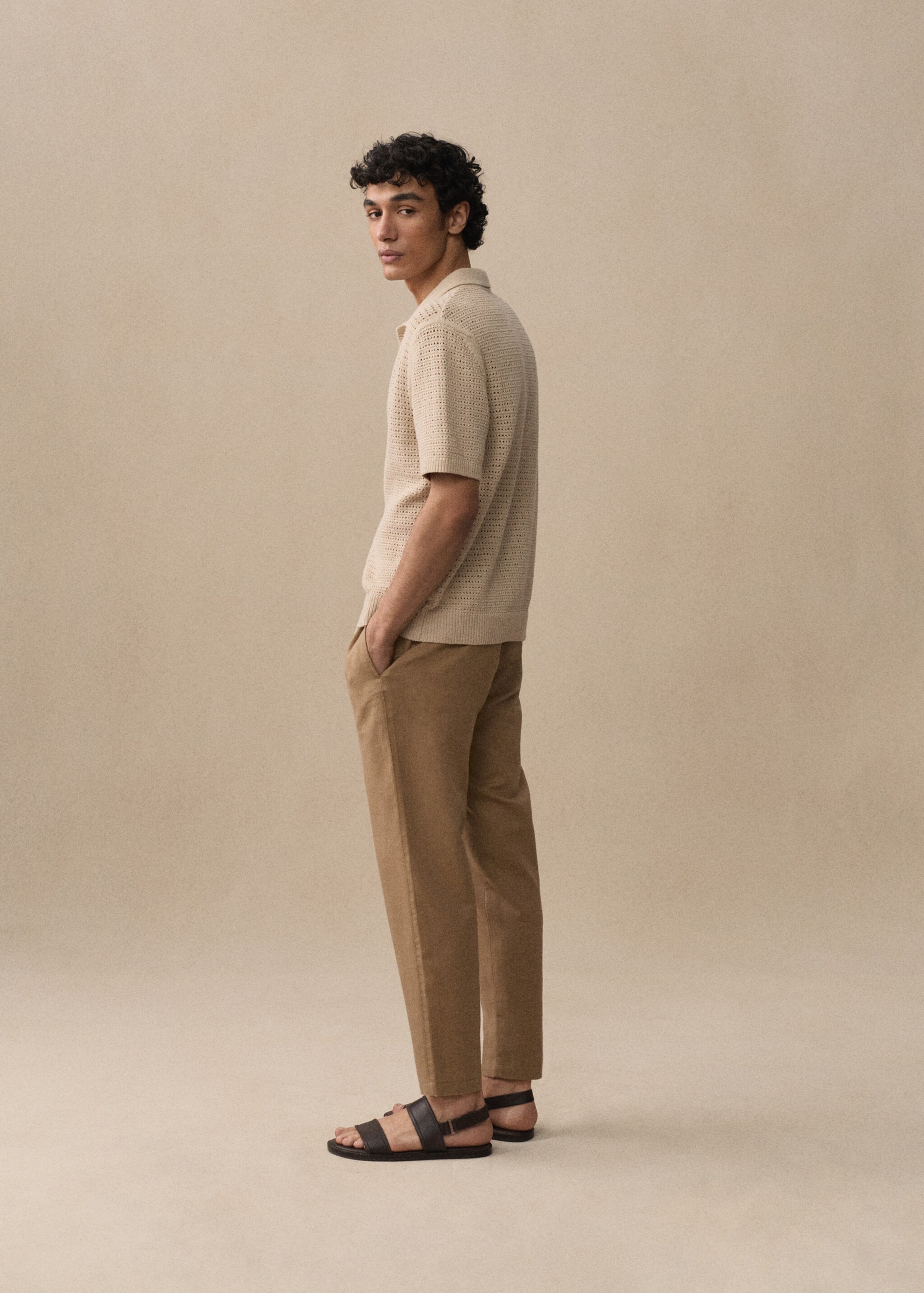 Slim-fit trousers with drawstring - Details of the article 5, Tobacco Brown. Ref: 77010569-00.