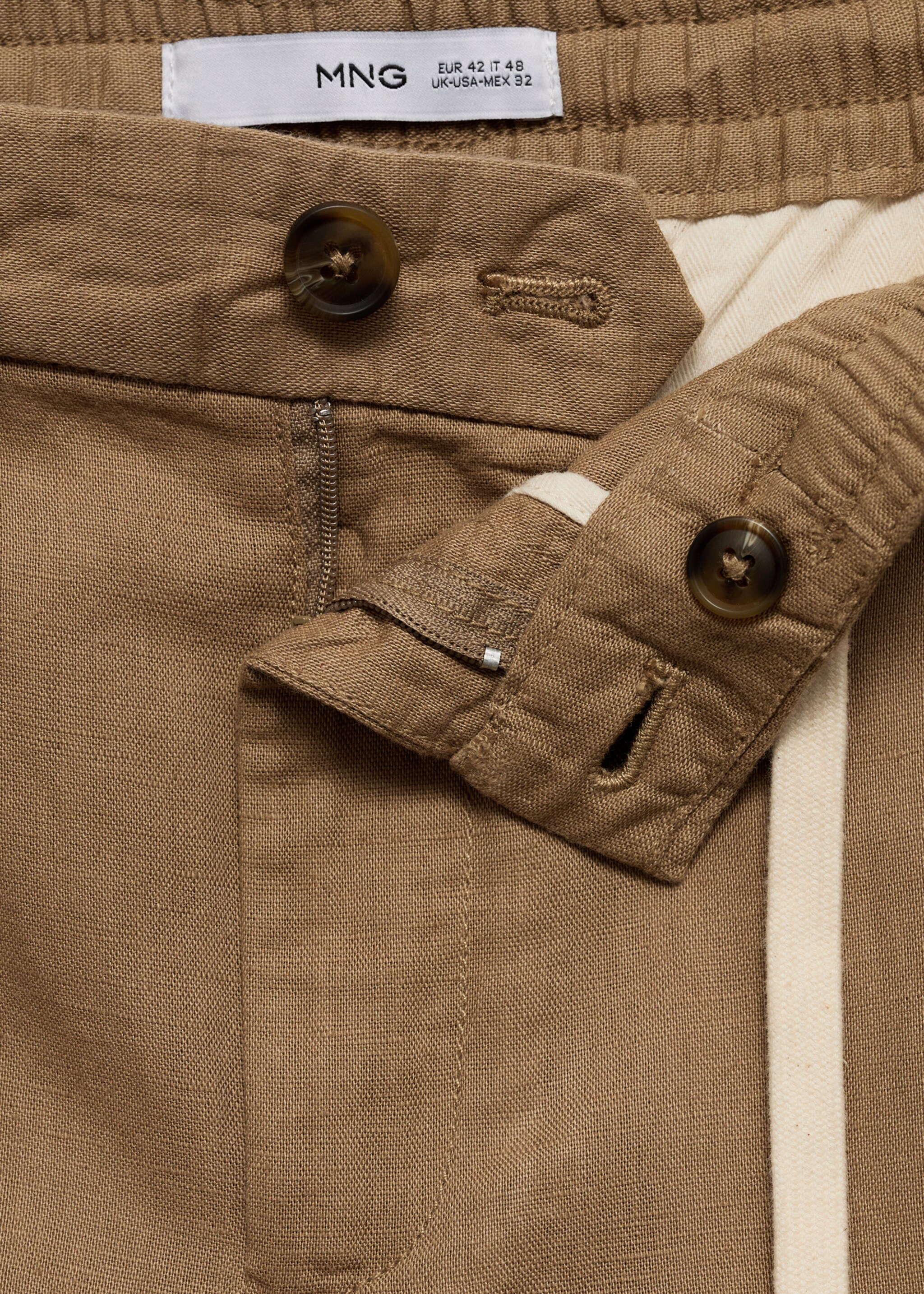 Slim-fit trousers with drawstring - Details of the article 8, Tobacco Brown. Ref: 77010569-00.