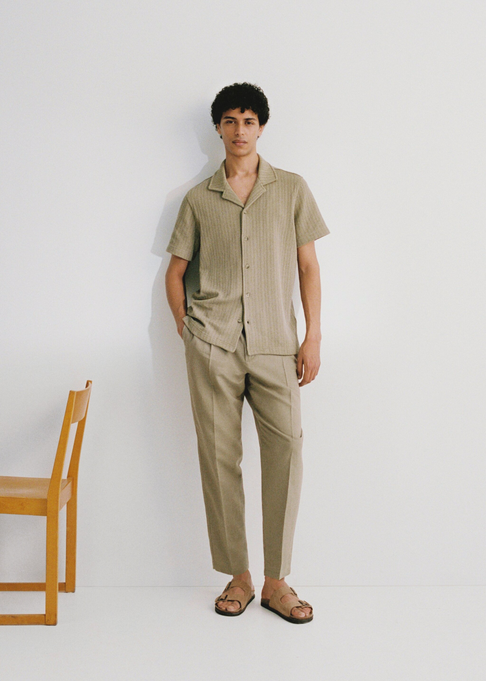 Slim-fit trousers with drawstring - Details of the article 5, Medium Green. Ref: 77010569-00.