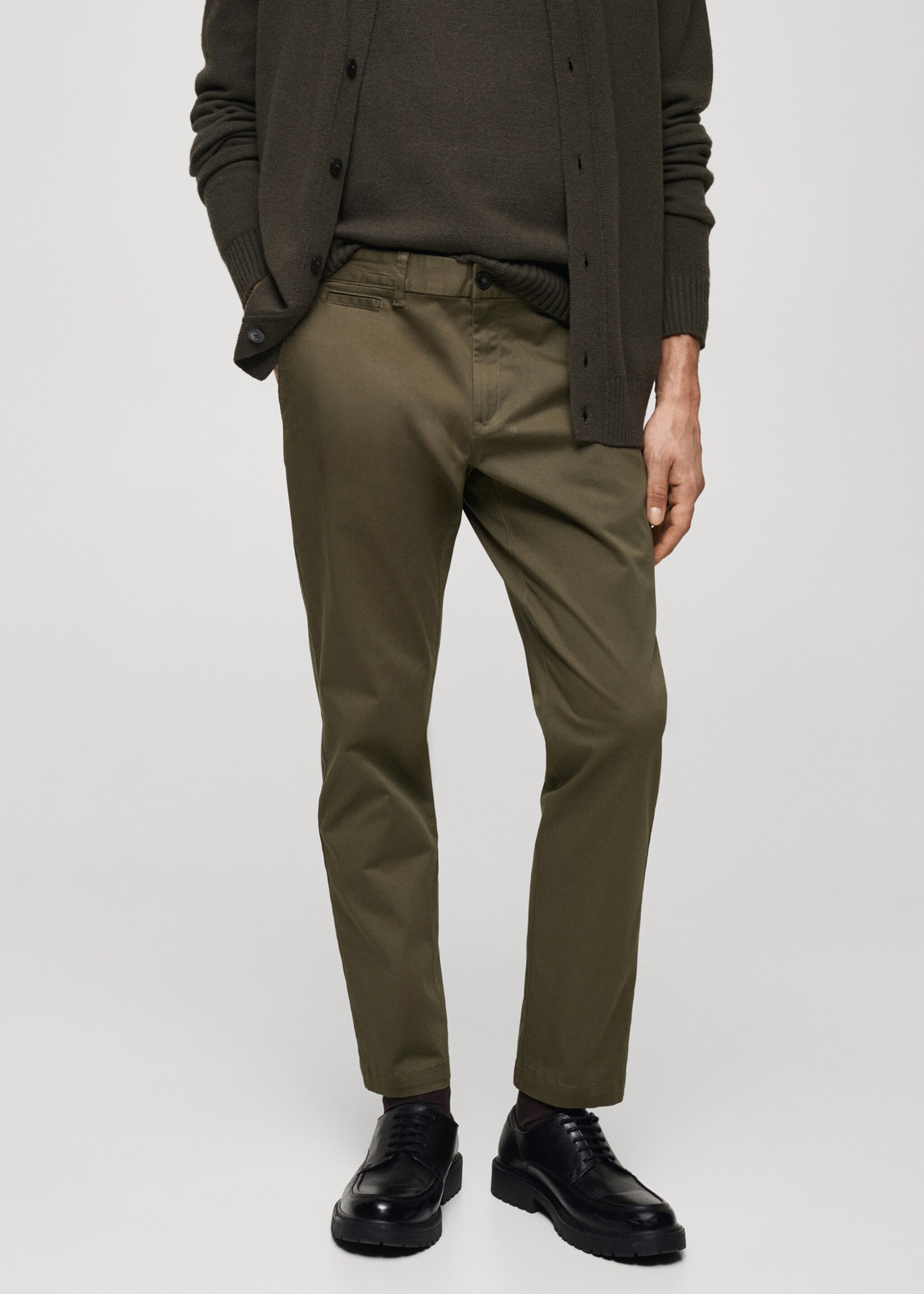Pantalón algodón tapered crop - Plano medio, Verde medio. Ref: 77010570-00.