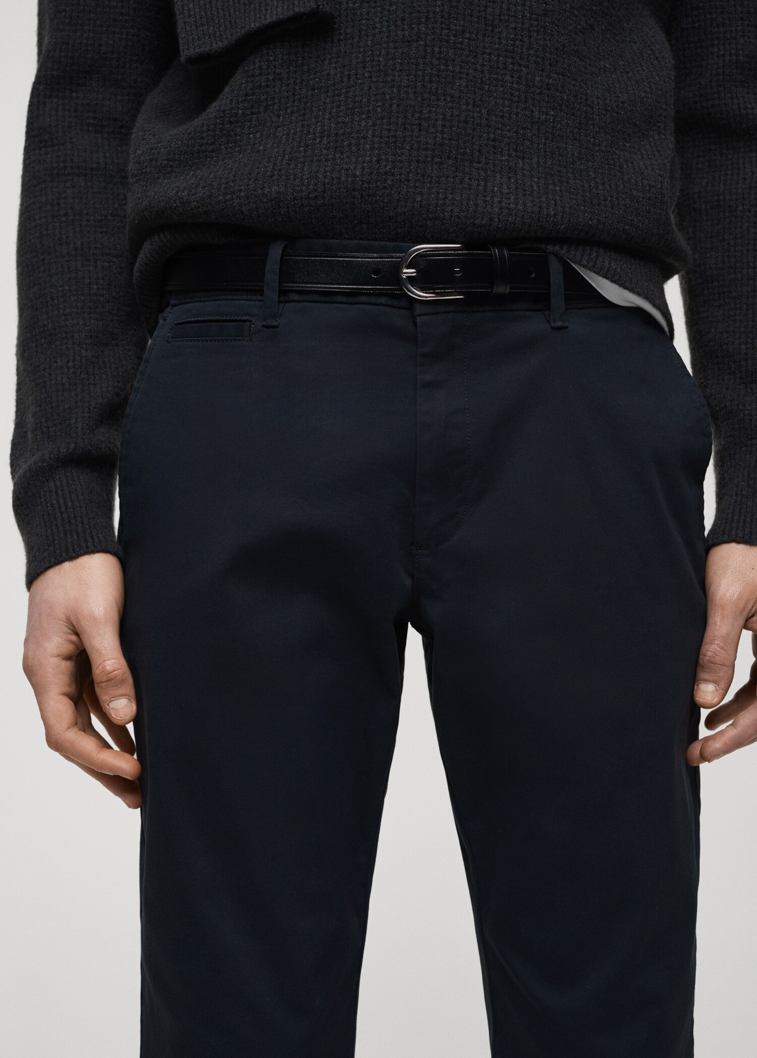 Cotton tapered crop trousers - Details of the article 1