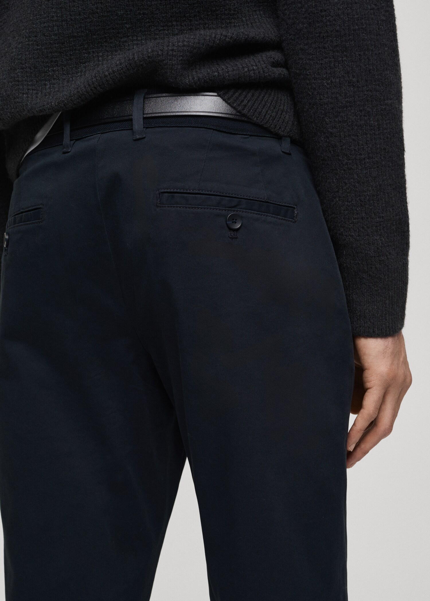 Cotton tapered crop trousers - Details of the article 6