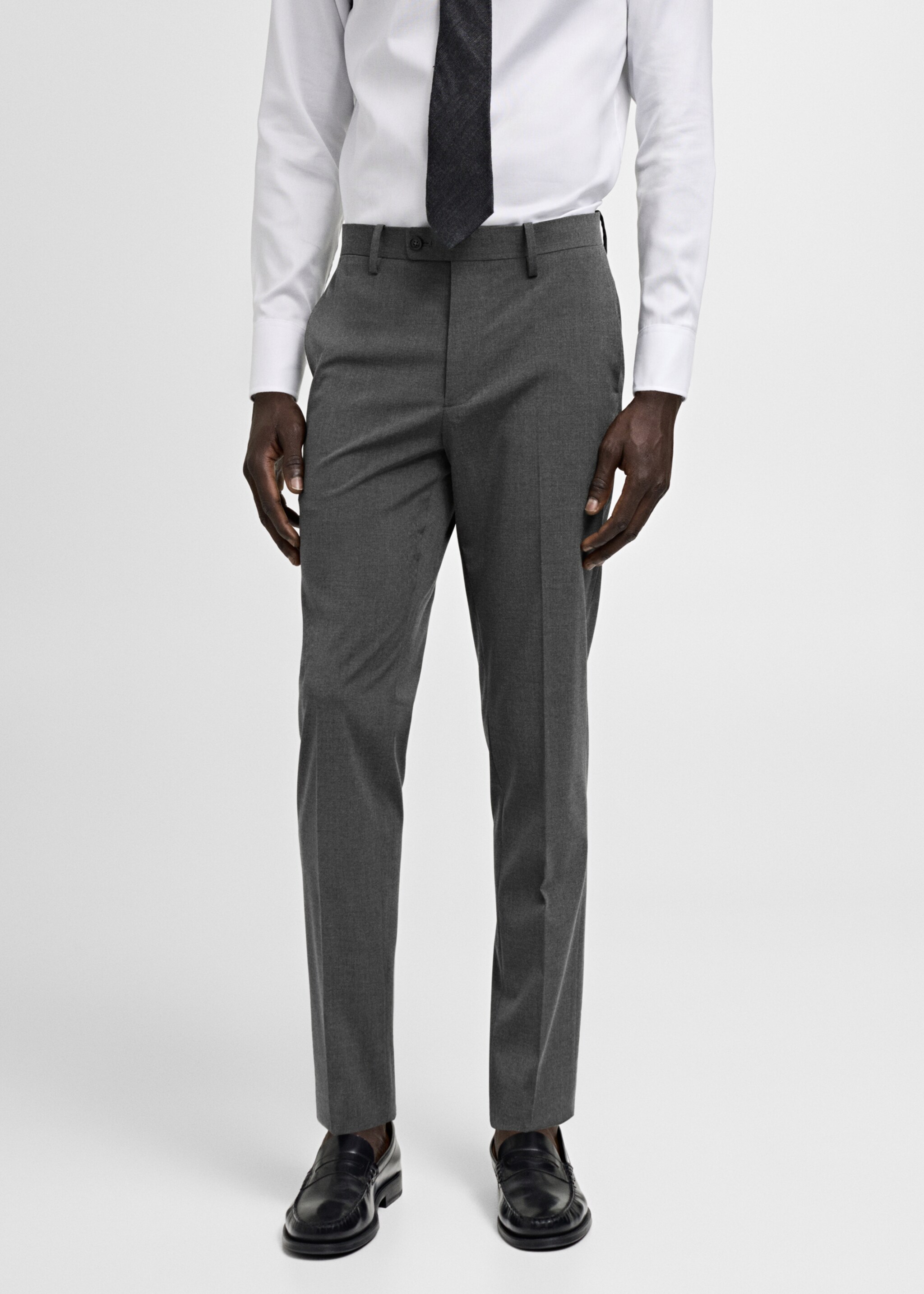 Παντελόνι κοστουμιού slim fit ύφασμα comfort stretch - Μεσαίο πλάνο, Γκρι. Ref: 77010572-00.