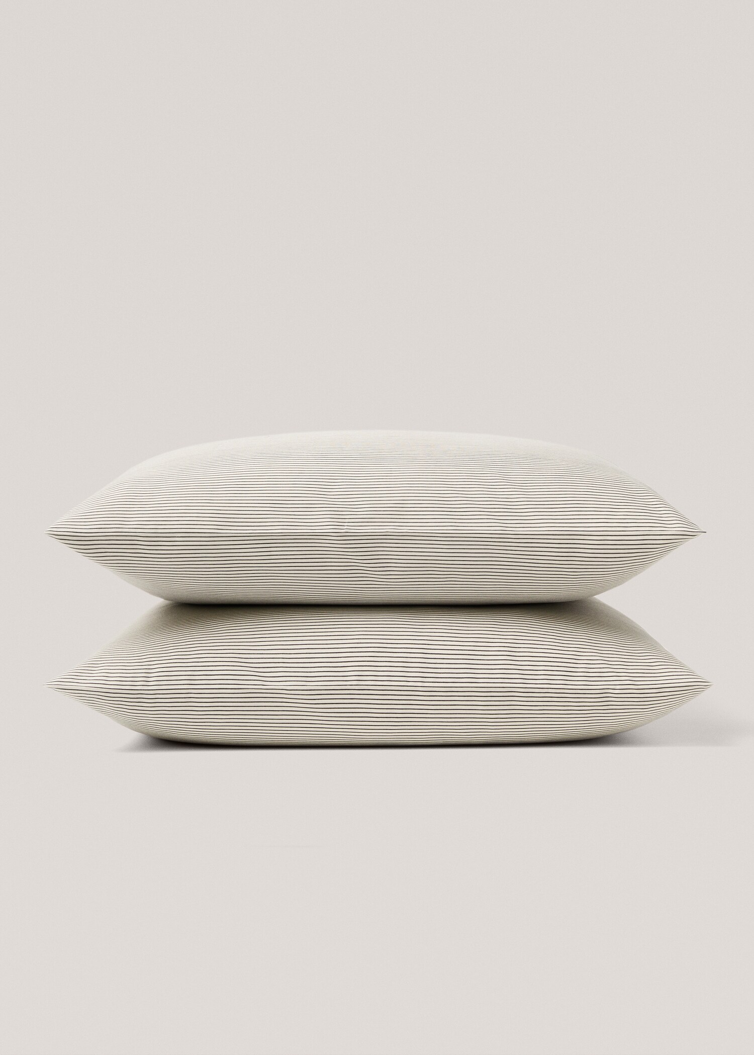 Multi-striped two-tone pillowcase 60x60 - Details of the article 3