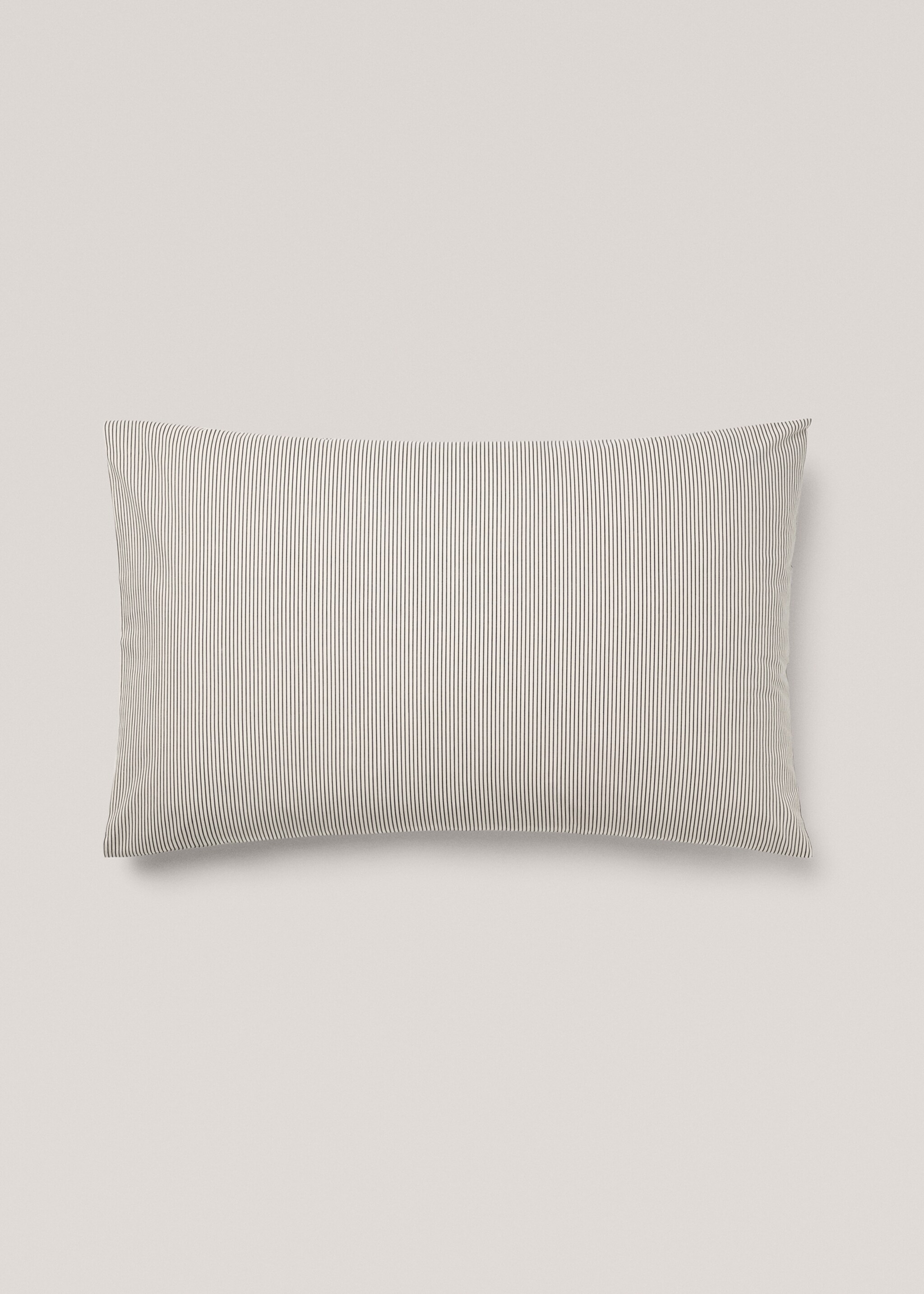Multi-striped two-tone pillowcase 50x75cm - Article without model, Beige. Ref: 77010595-00.