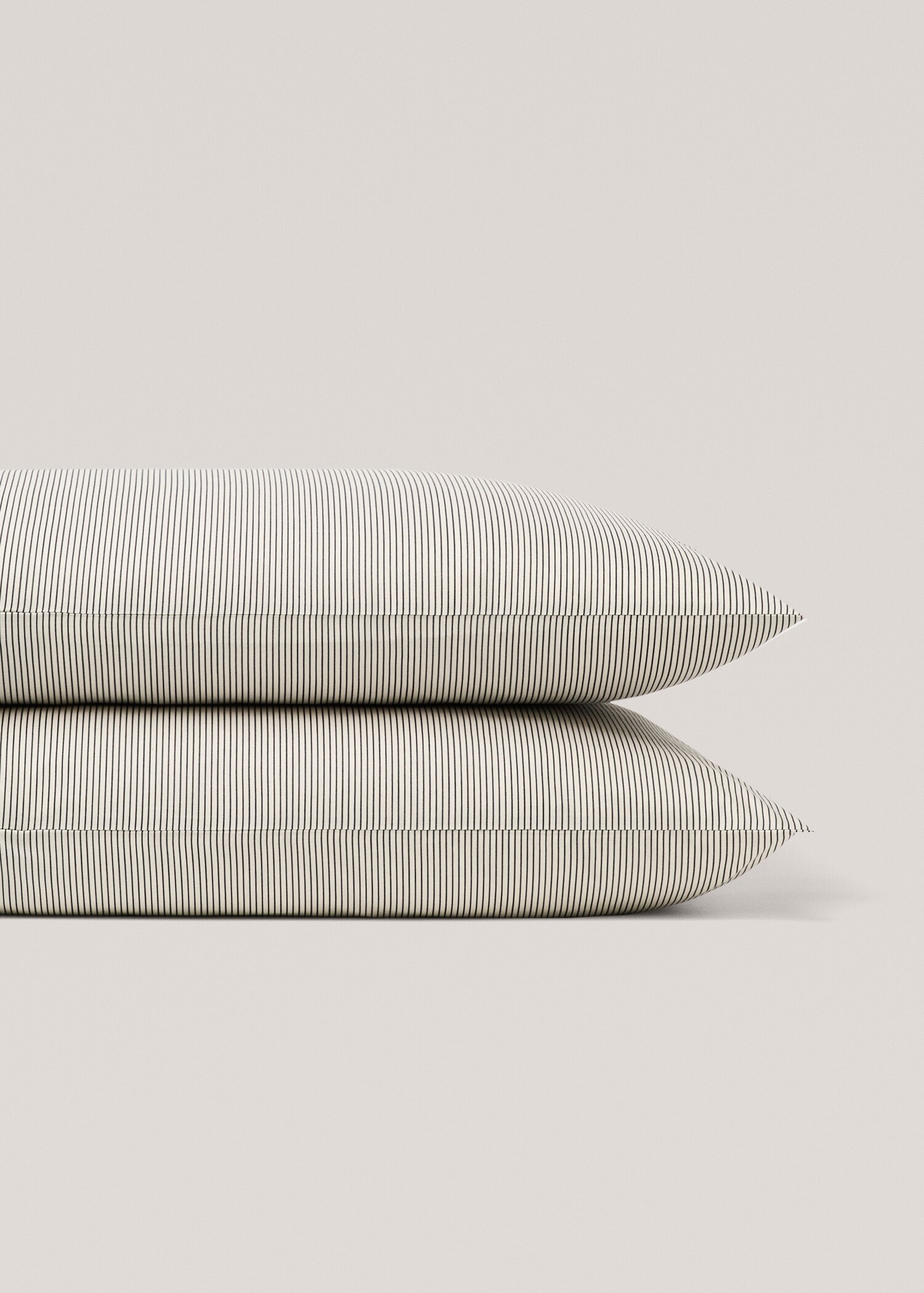 Multi-striped two-tone pillowcase 50x75cm - Details of the article 3