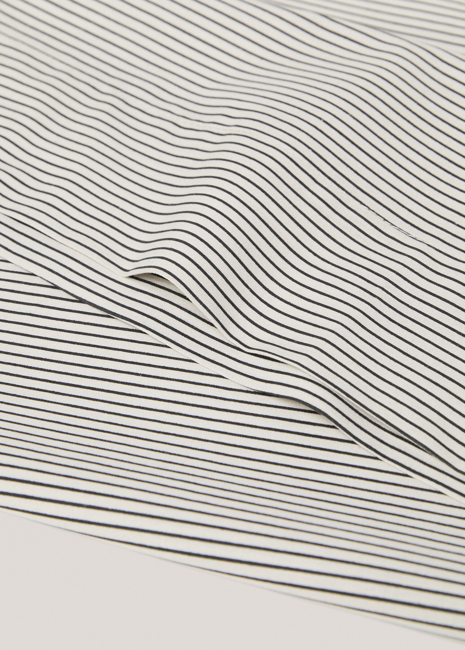 Multi-striped two-tone pillowcase 45x110cm - Details of the article 1