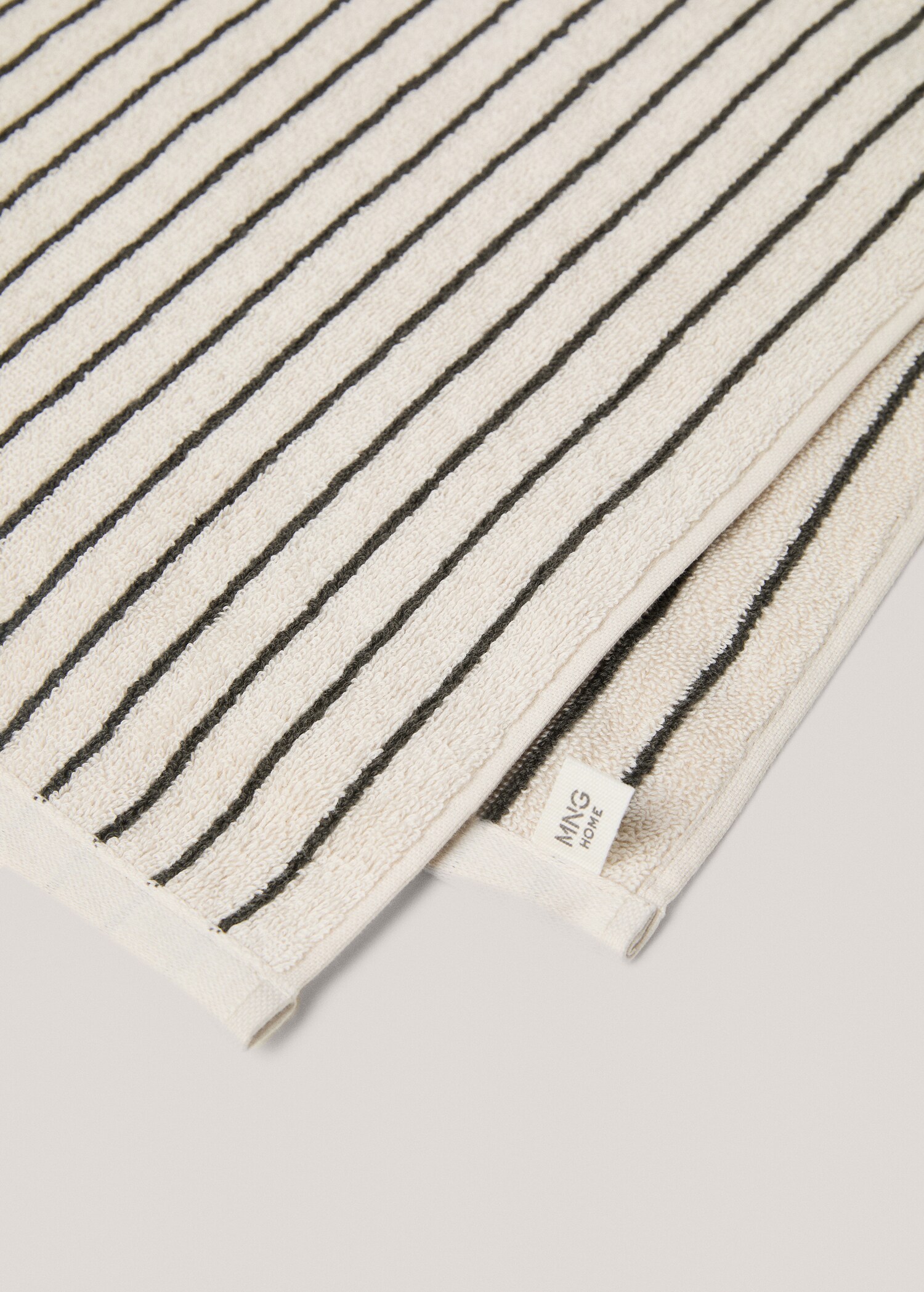 Striped bath towel 90x150cm - Details of the article 2