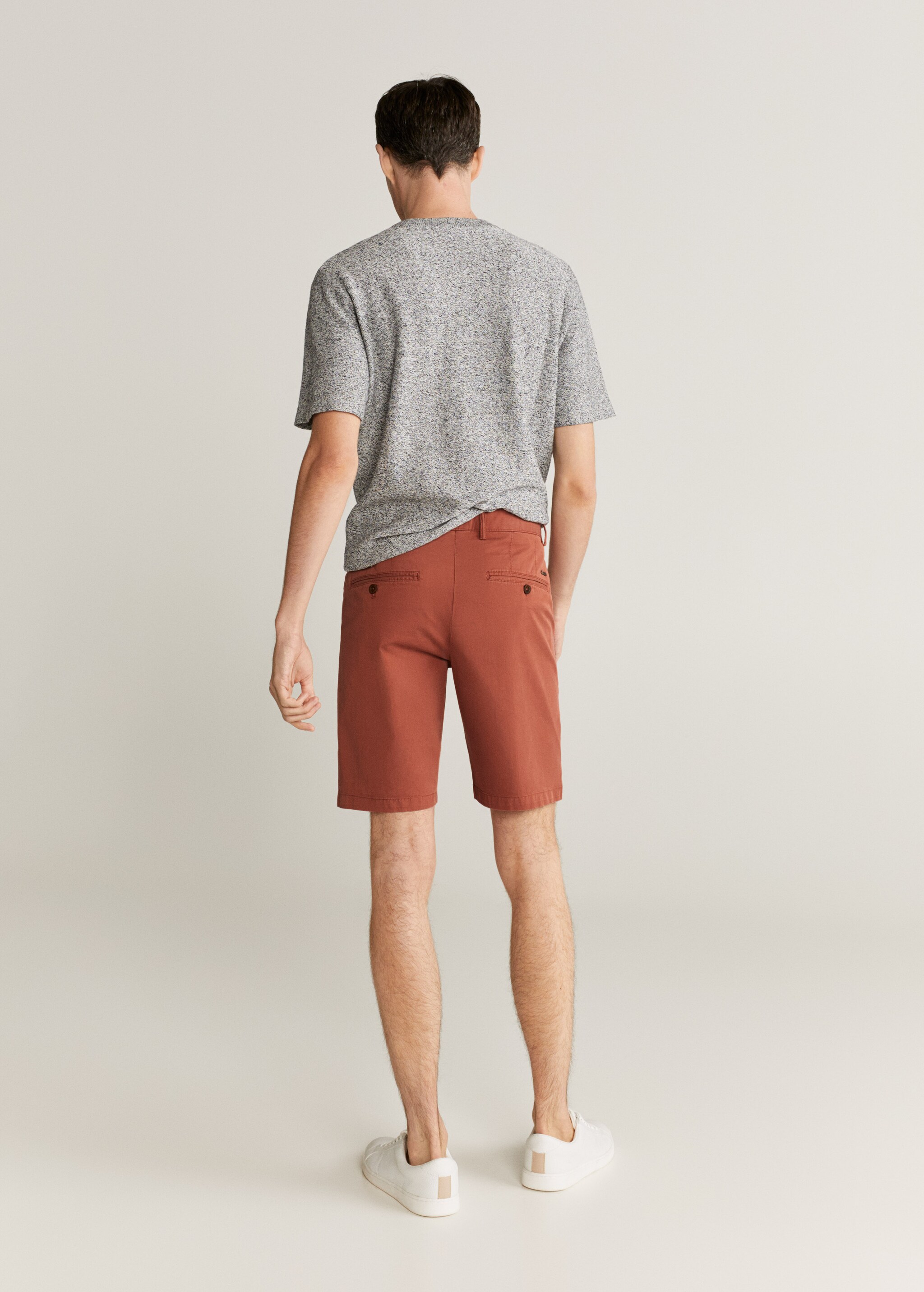 Bavlněné bermudy chino slim fit - Zadní strana zboží