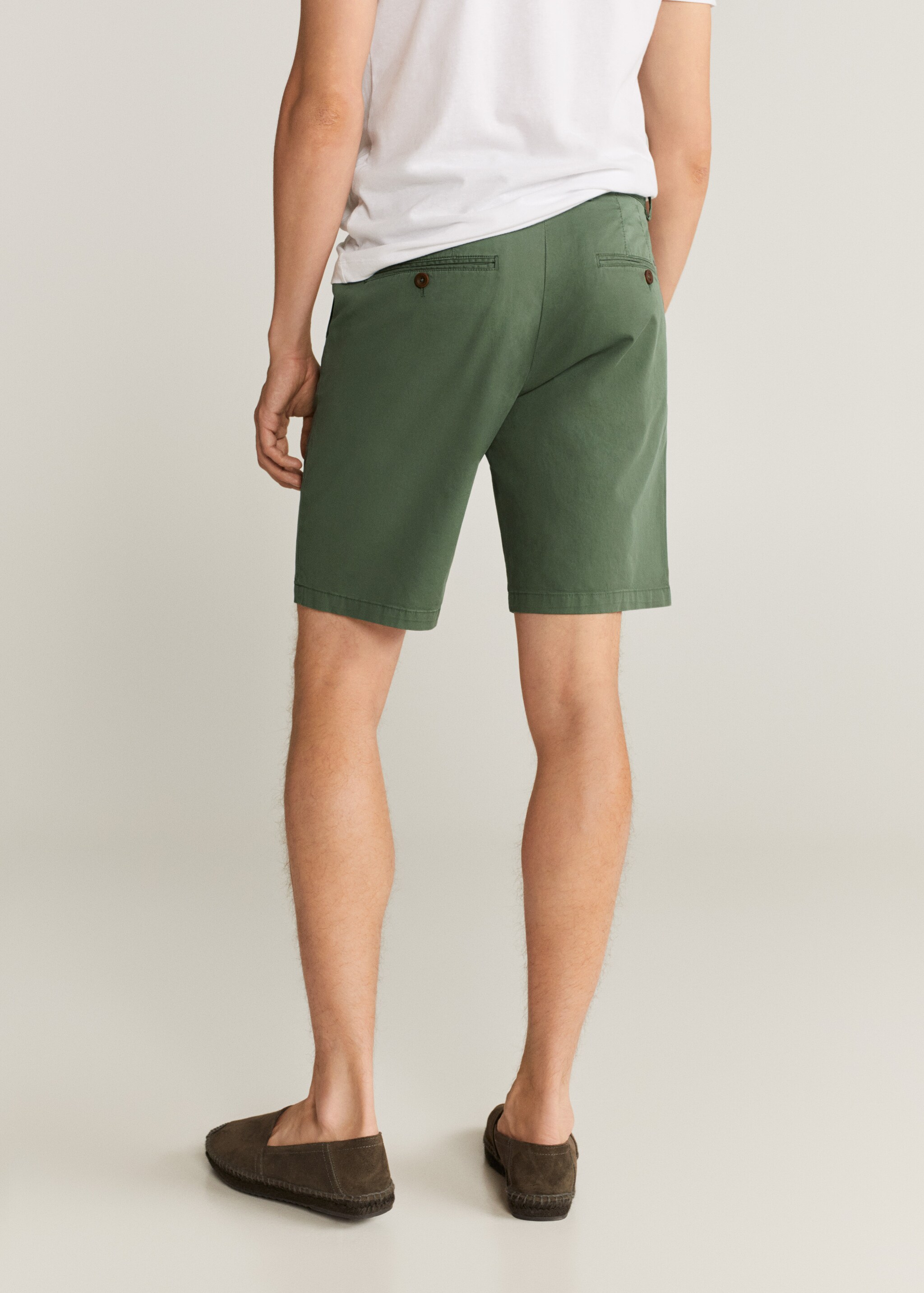 Bavlněné bermudy chino slim fit - Zadní strana zboží
