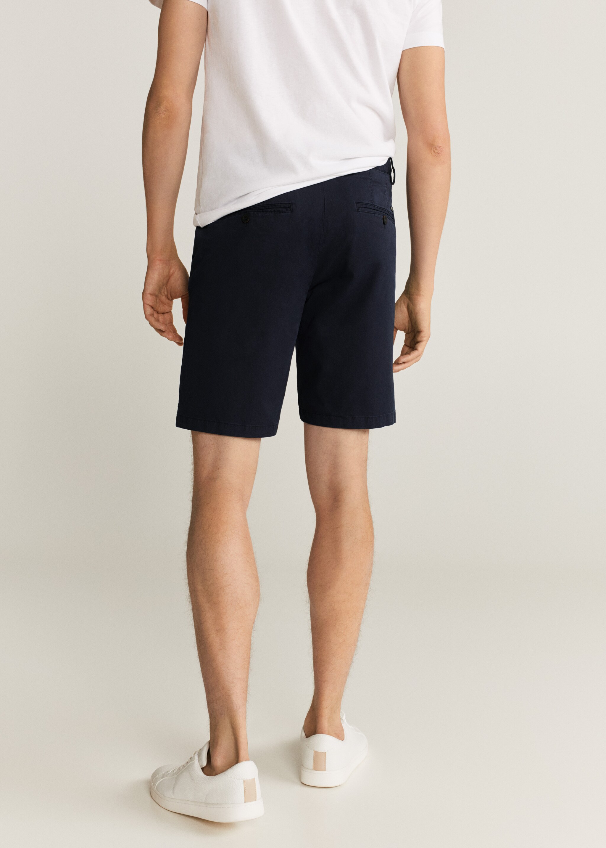 Bavlněné bermudy chino slim fit - Zadní strana zboží