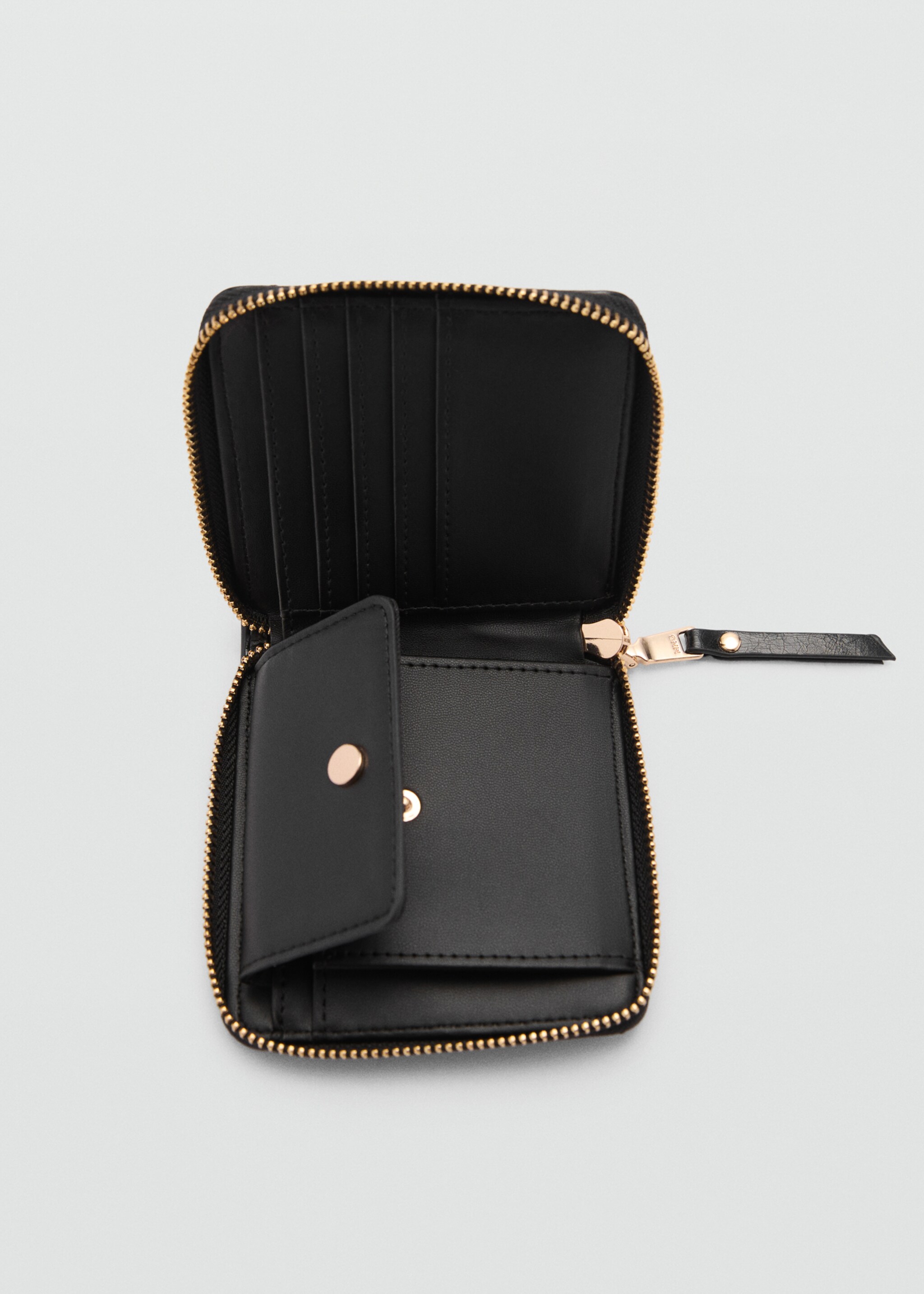 Wallet with decorative stitching - Details of the article 1, Black. Ref: 77012009-00.